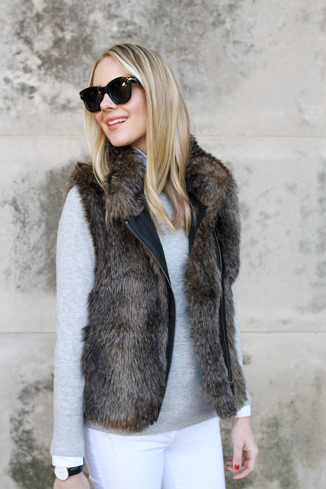 FAUX FUR VEST - Fashion Jackson