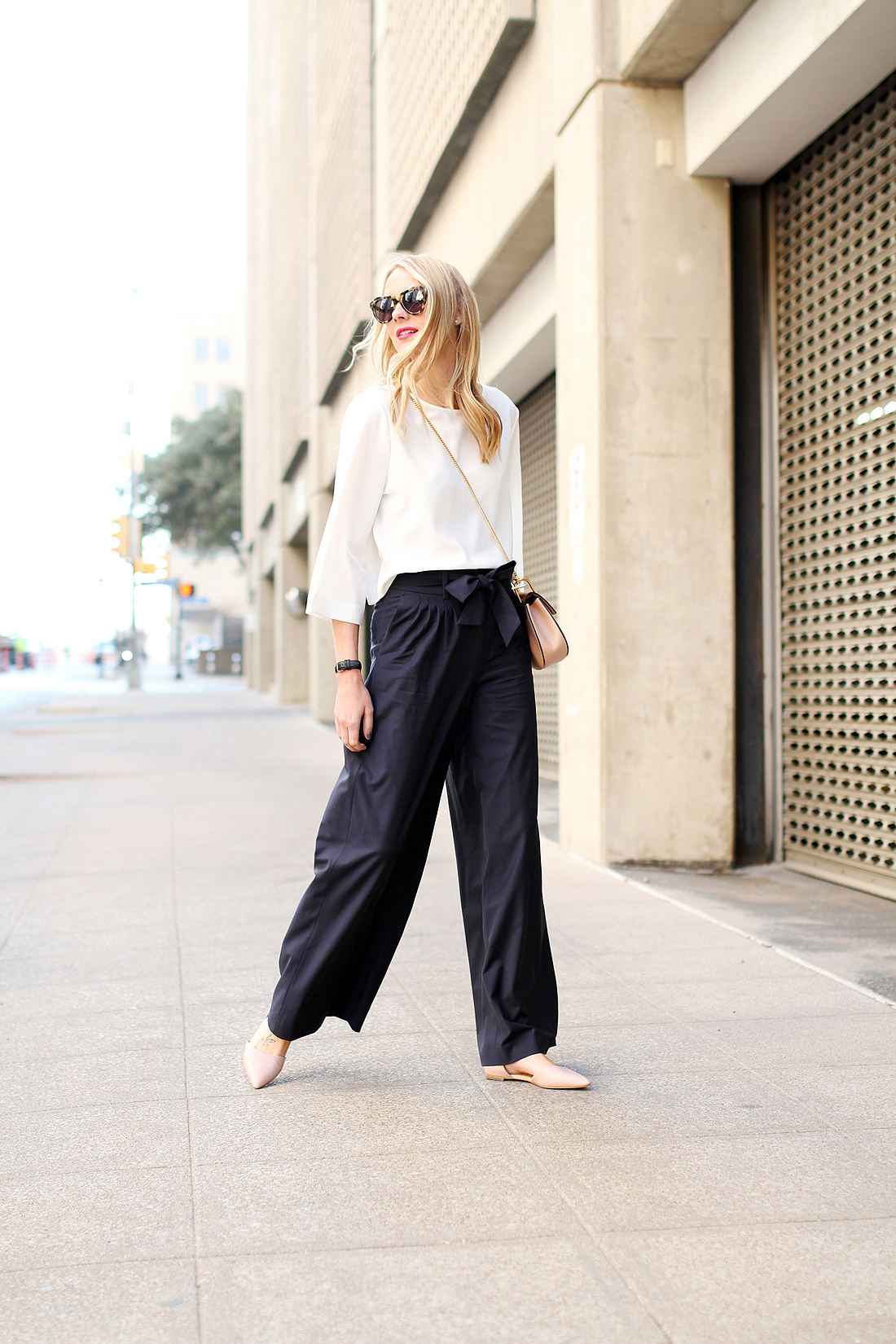 fashion in my eyes Street Chic outside Gucci  Fashion Work fashion Wide  leg pants outfit