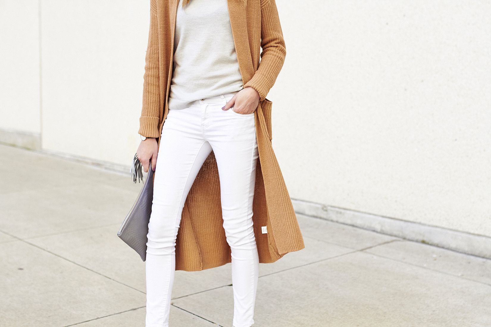 fashion-jackson-camel-long-cardigan-white-skinny-jeans-grey-sweater