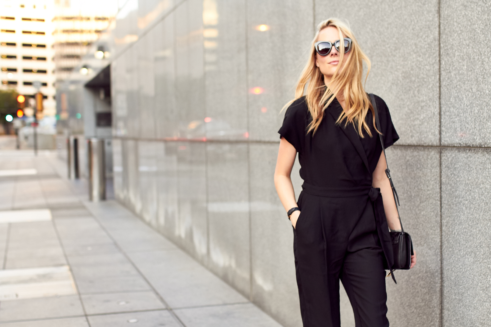 fashion-jackson-banana-republic-black-black-jumpsuit-black-sunglasses-chloe-drew-handbag