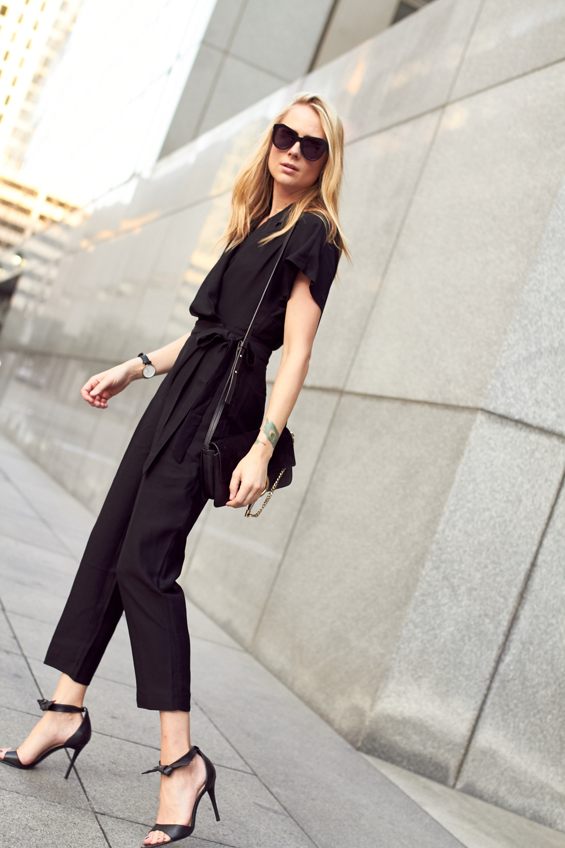 fashion-jackson-black-sunglasses-banana-republic-black-jumpsuit-bowtie-heels-chloe-drew-handbag