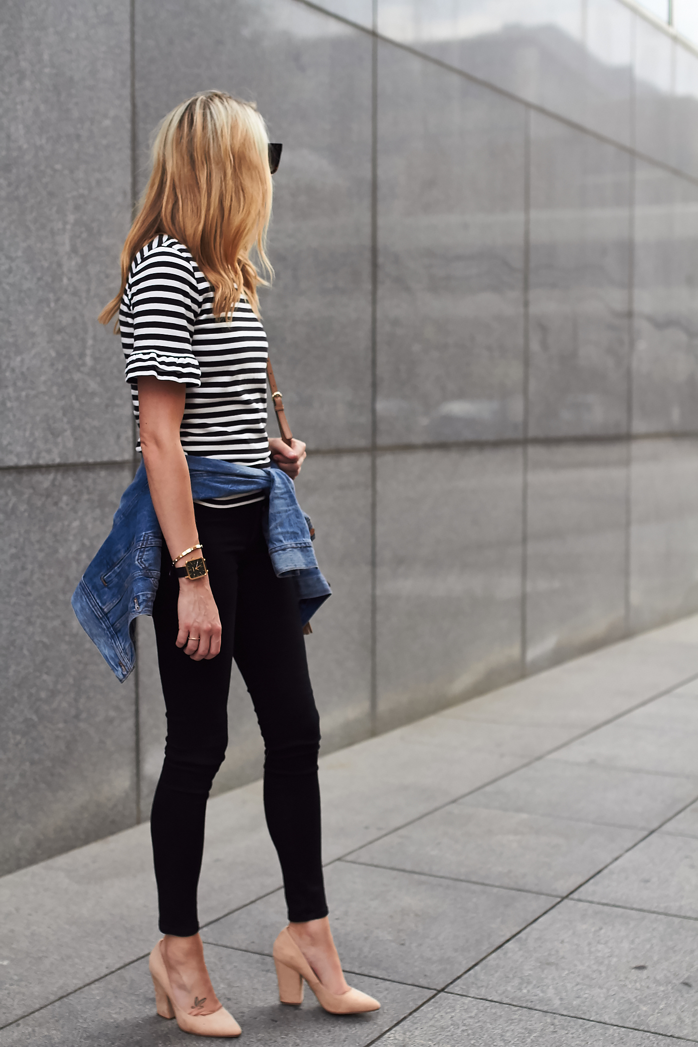 fashion-jackson-black-white-stripe-top-black-skinny-jeans-nude-block-heel-pumps-denim-jacket