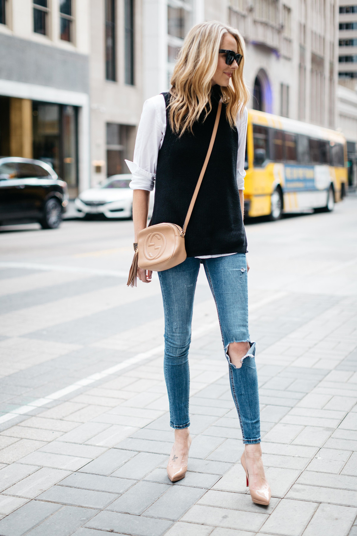 How to Wear White Skinny Jeans in December - Fashion Jackson