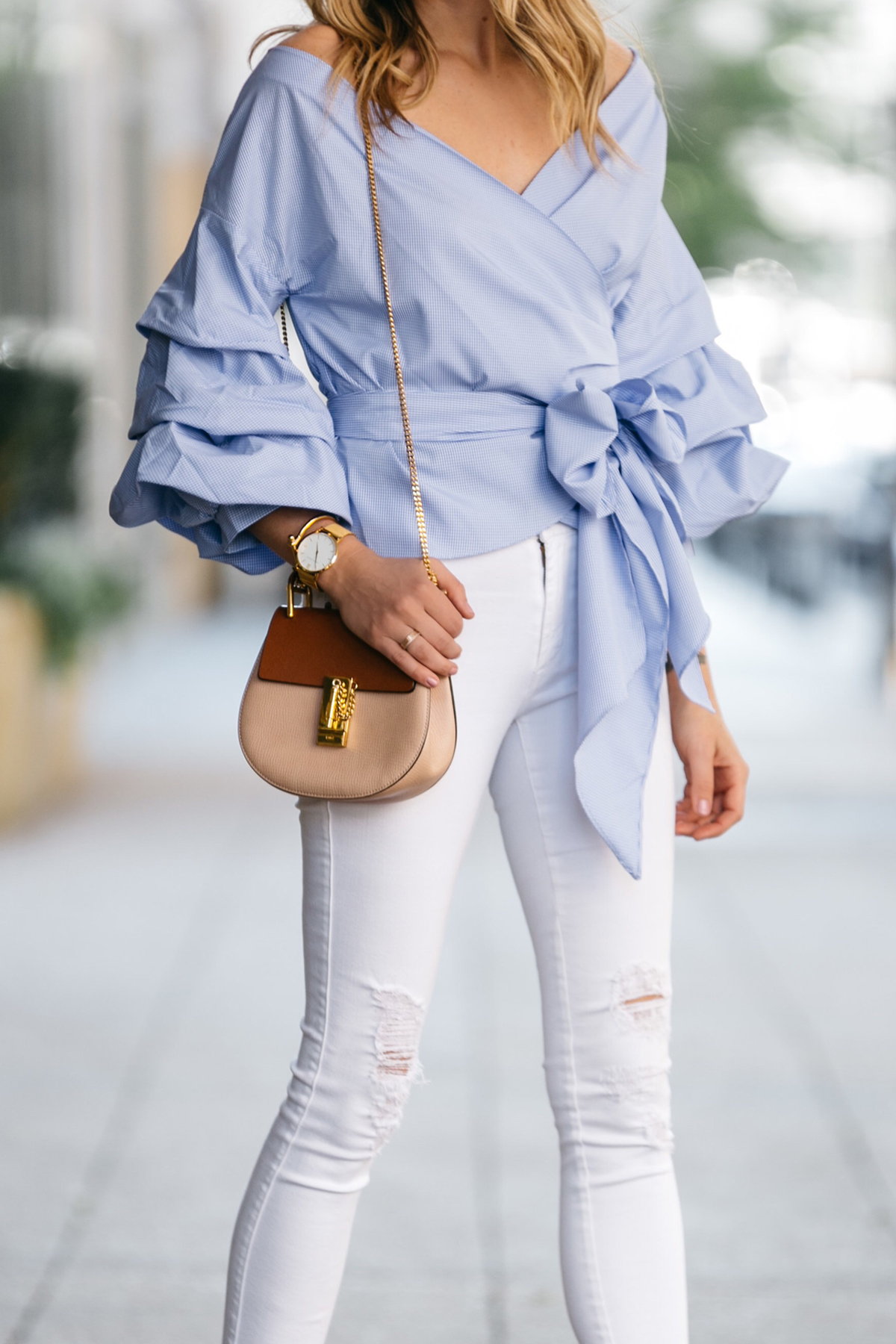 Fashion Jackson, Dallas Blogger, Fashion Blogger, Street Style, Blue Ruffle Sleeve Top, James Jeans White Skinny Jeans, Chloe Drew Blush Handbag