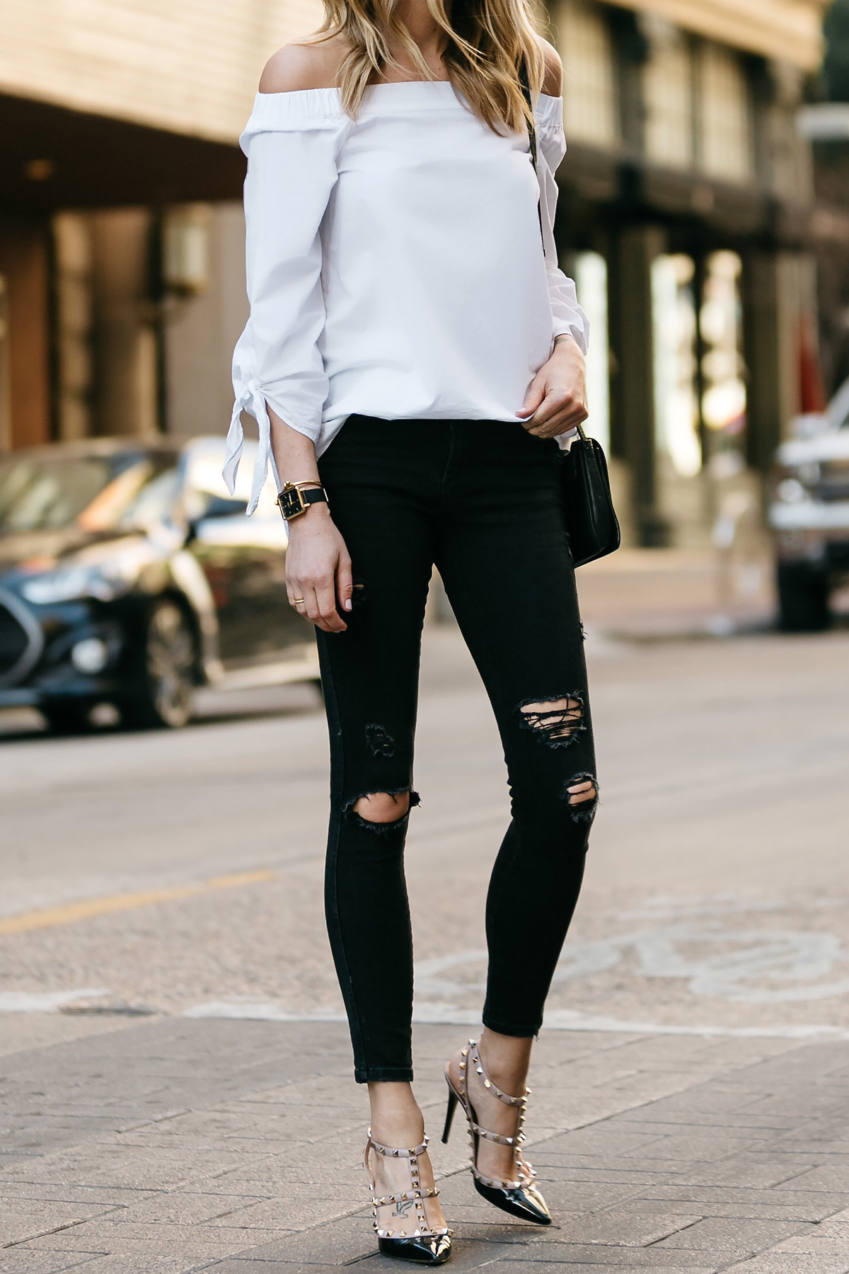 off the shoulder tops with skinny jeans