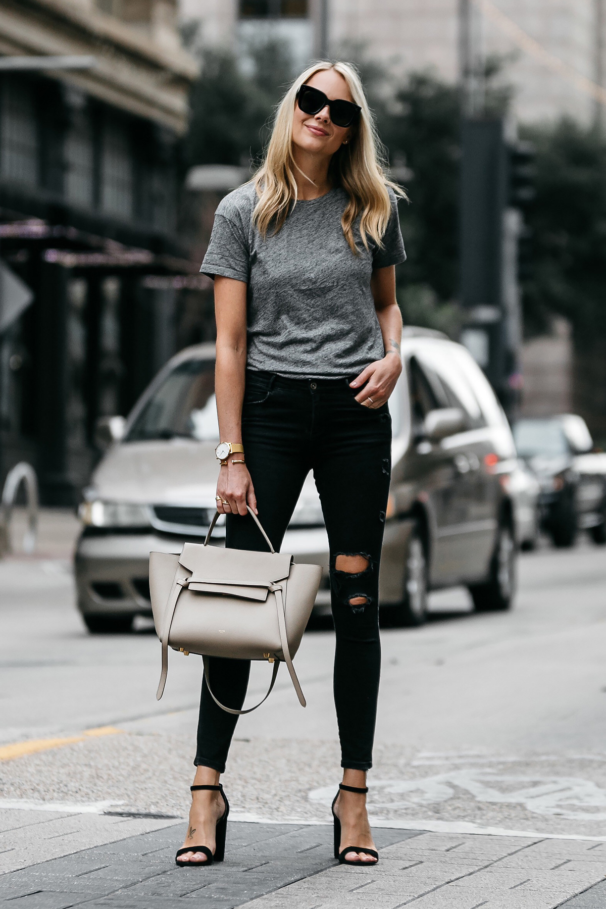 gray t shirt outfit