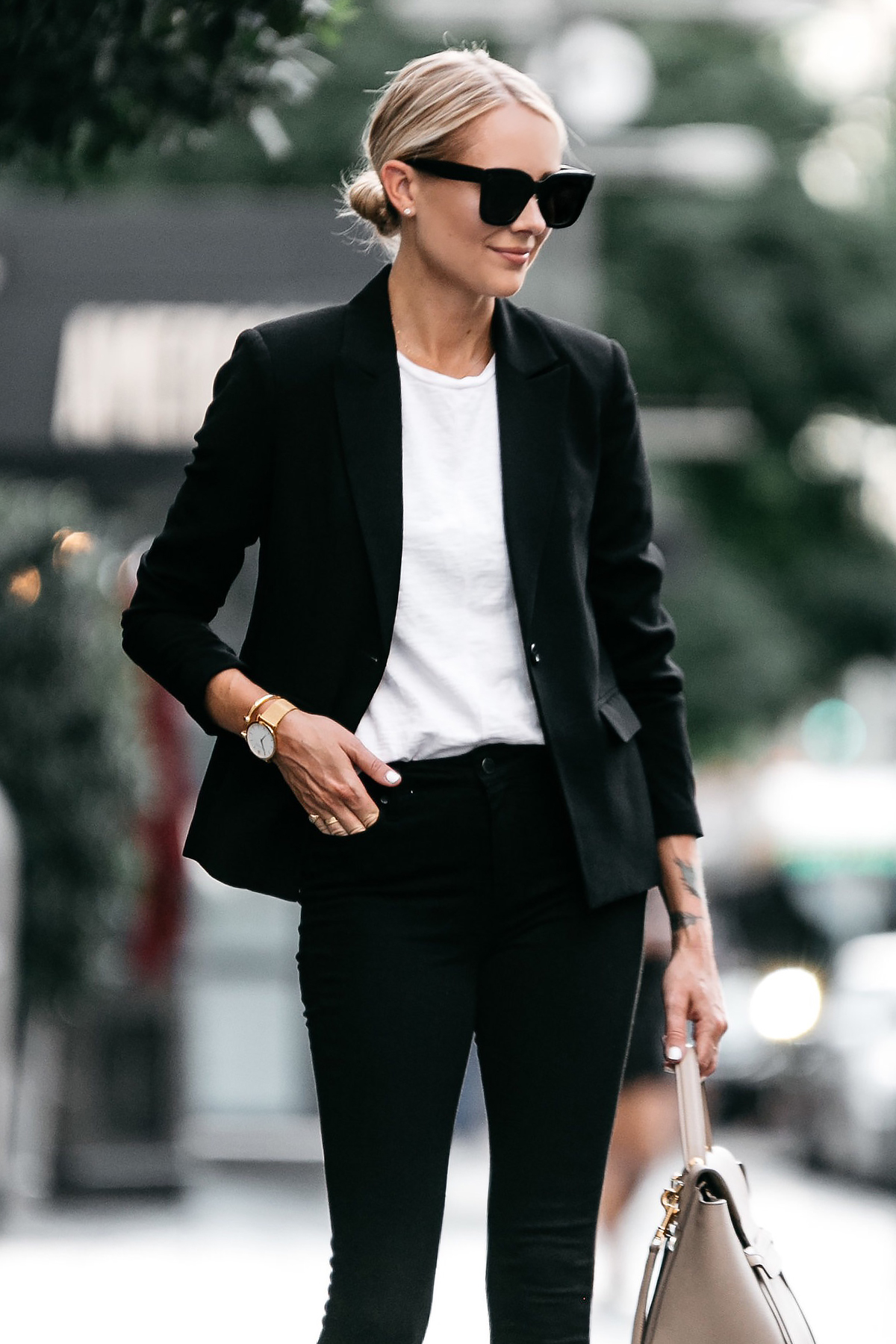 Blonde Woman Wearing Black Blazer White Tshirt Black Skinny Jeans Outift Fashion Jackson Dallas Blogger Fashion Blogger Street Style