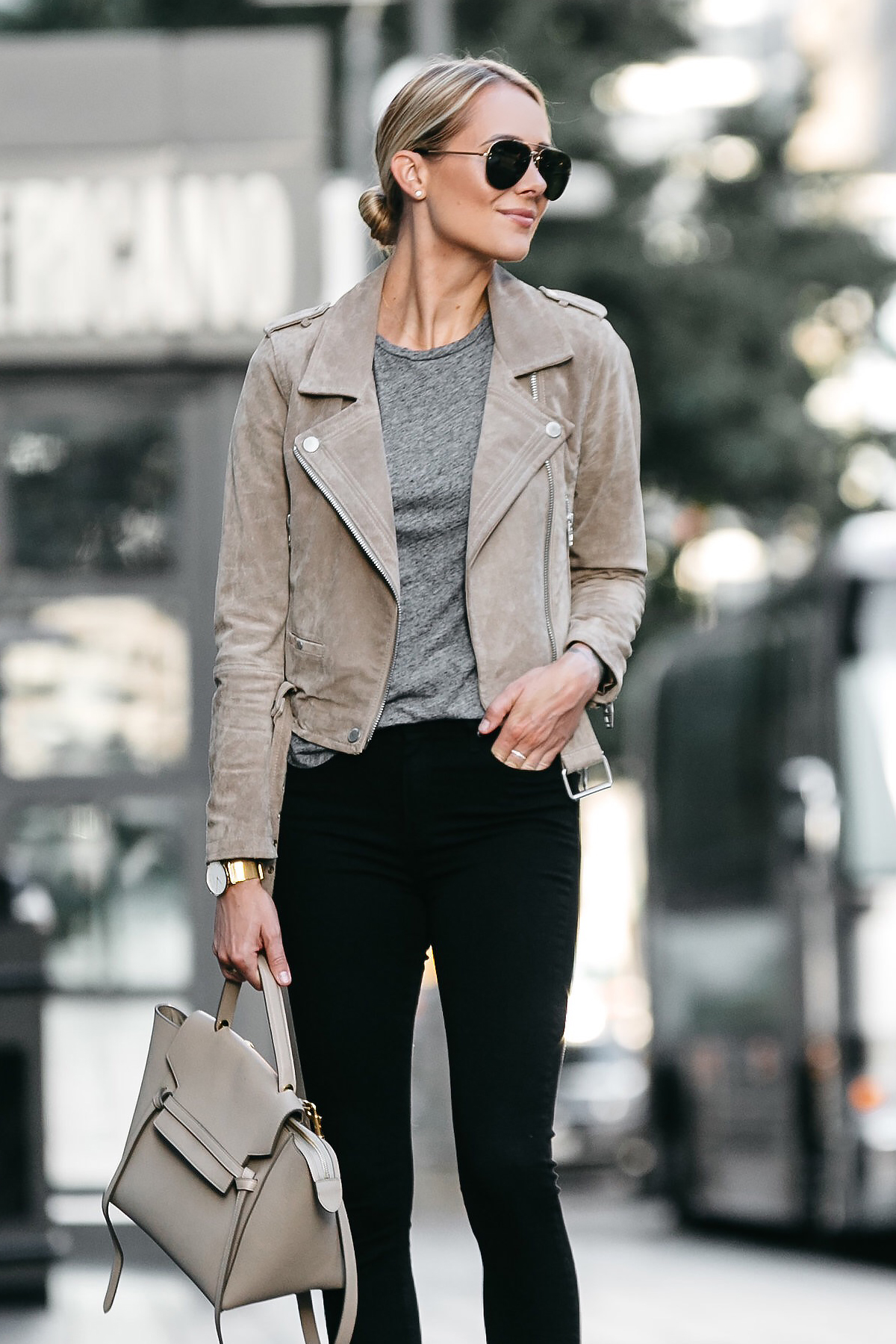 Tan suede 2024 jacket outfit