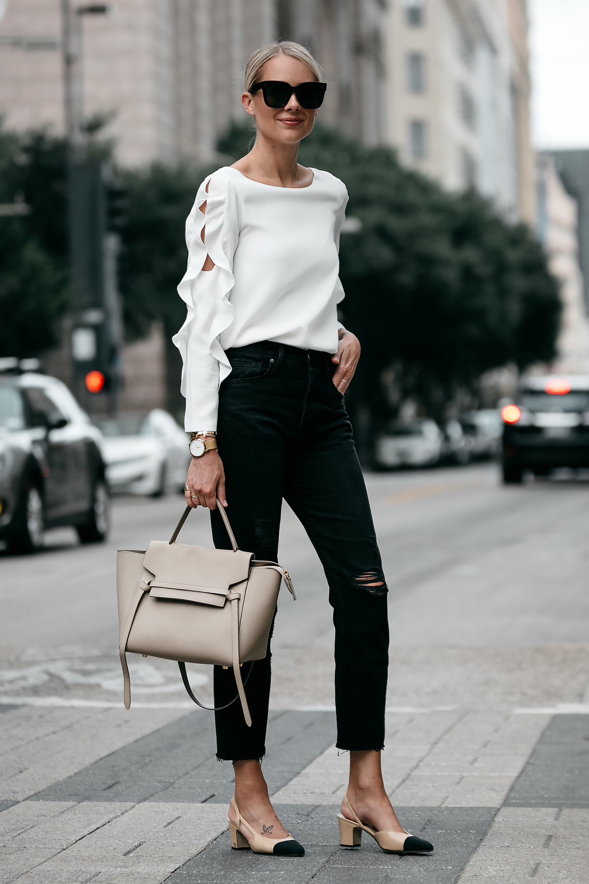 A FEMININE WAY TO WEAR BOYFRIEND JEANS - Fashion Jackson