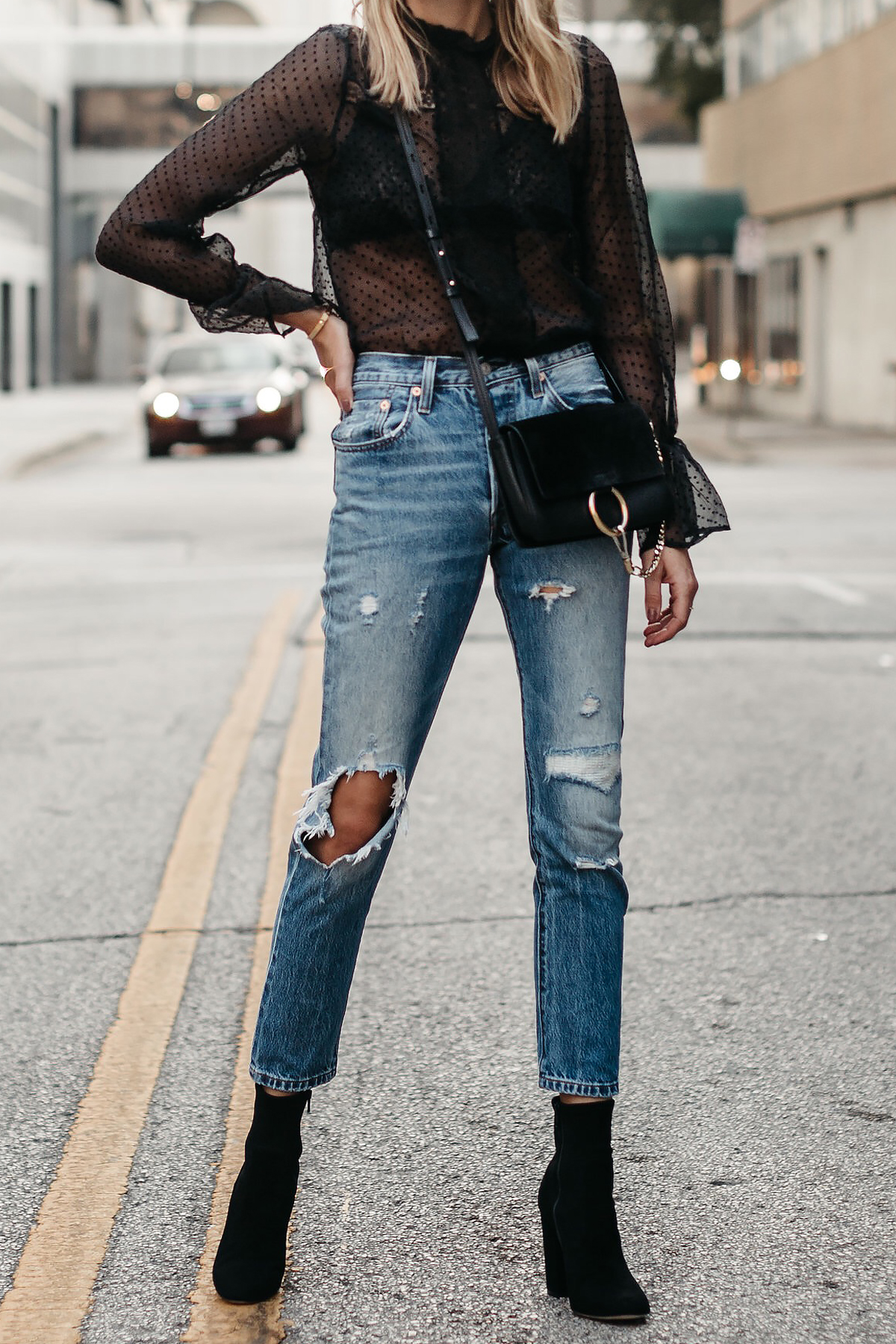 A CASUAL WAY TO WEAR A BLACK LACE TOP - Fashion Jackson