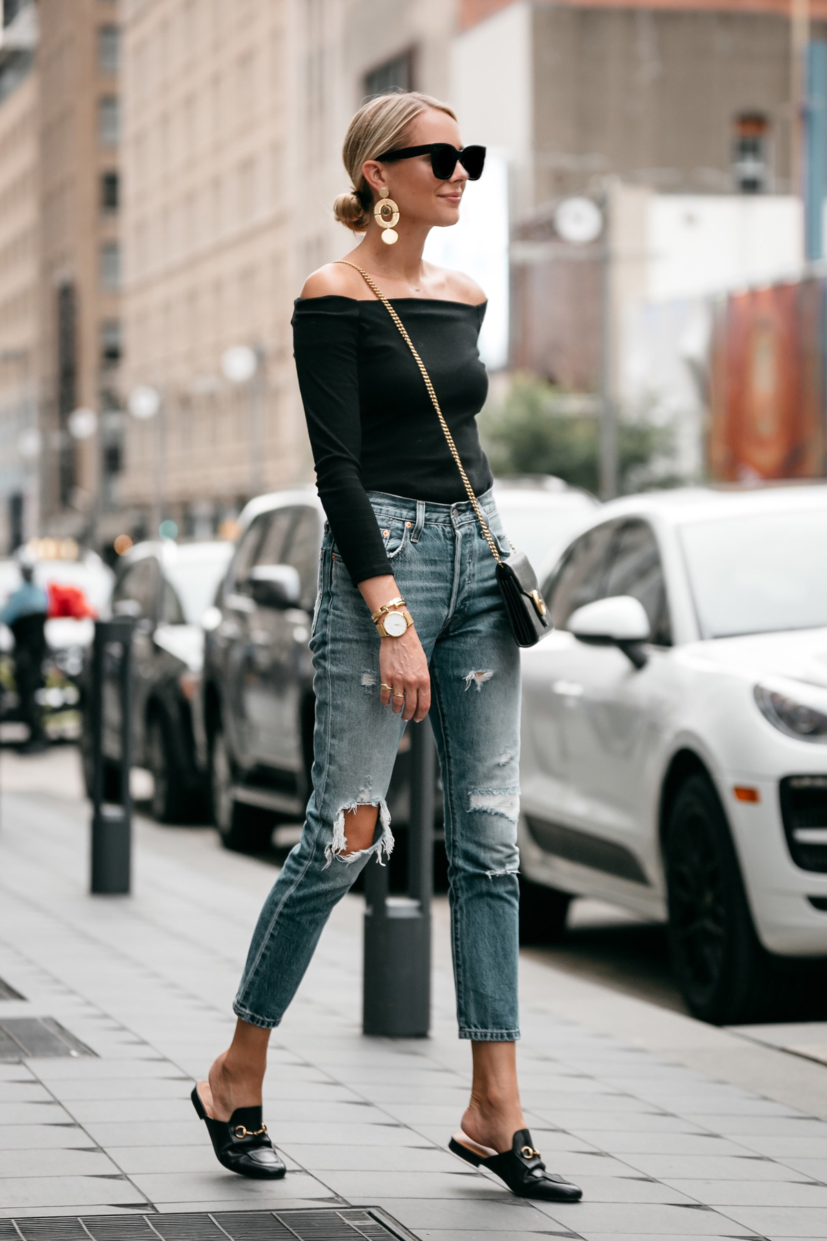 women wearing mens levis