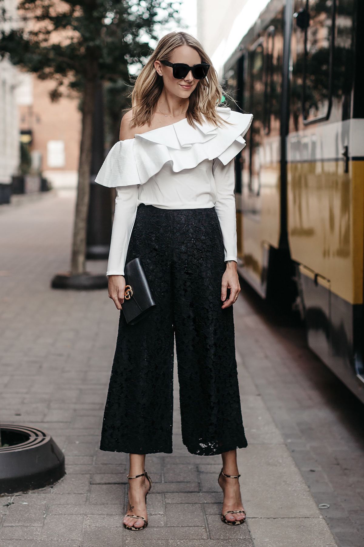 A CASUAL WAY TO WEAR A BLACK LACE TOP - Fashion Jackson