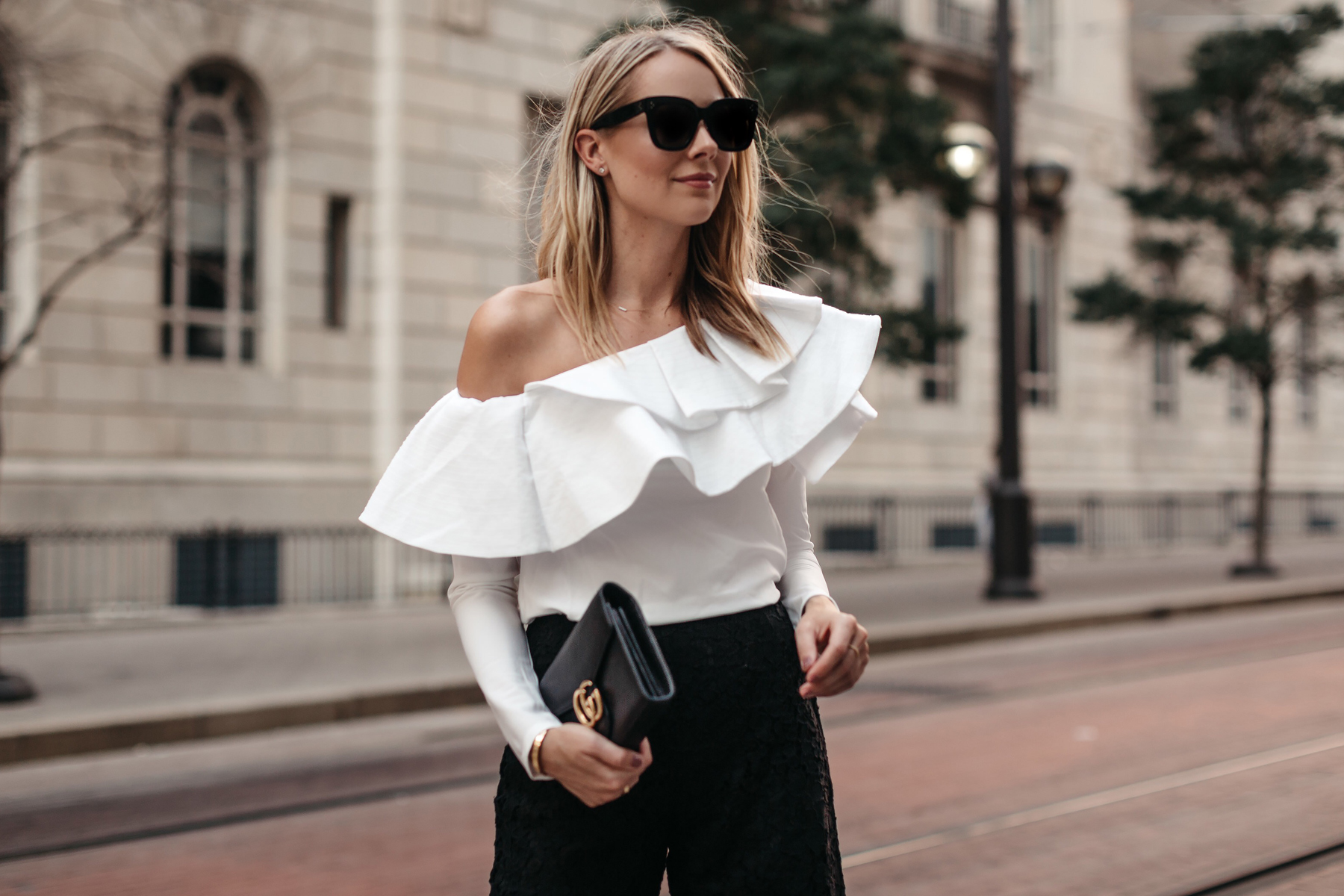 A CASUAL WAY TO WEAR A BLACK LACE TOP - Fashion Jackson