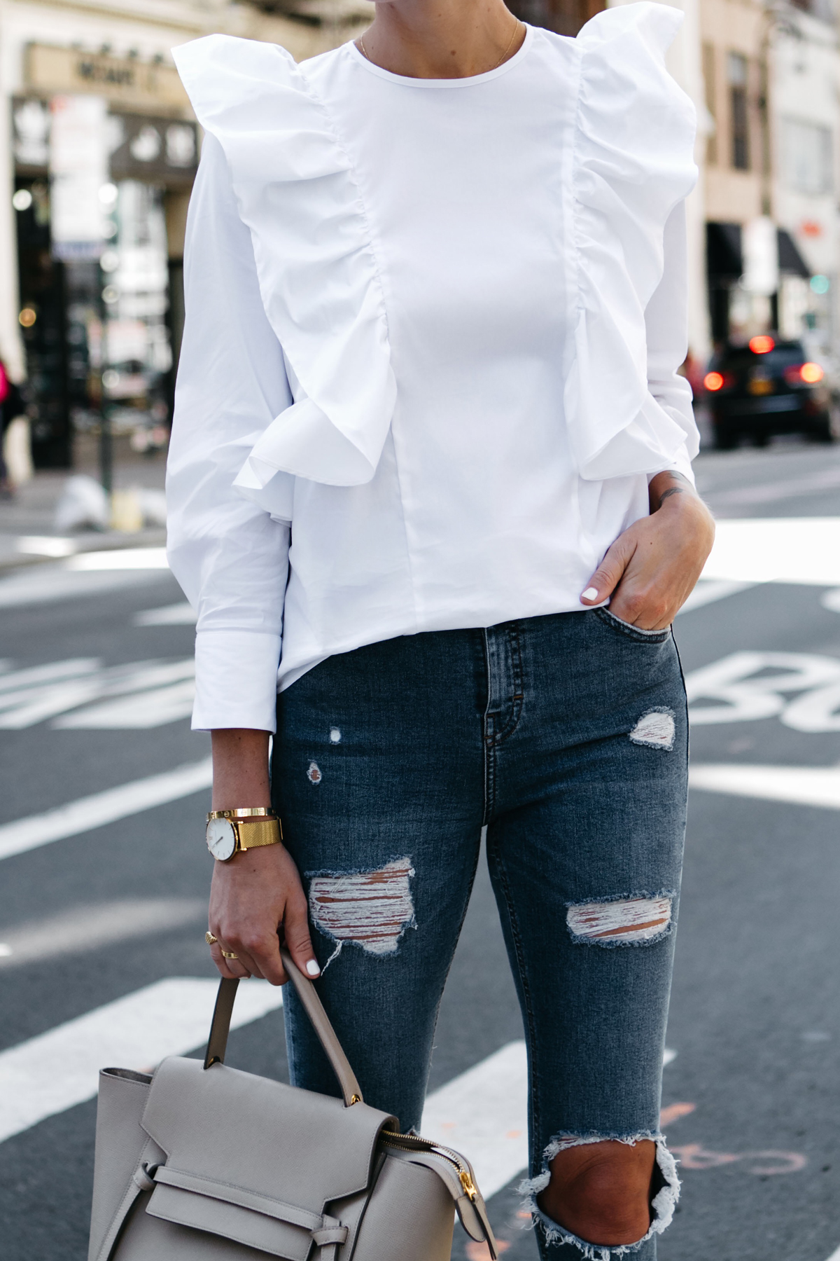 White best sale top ruffle