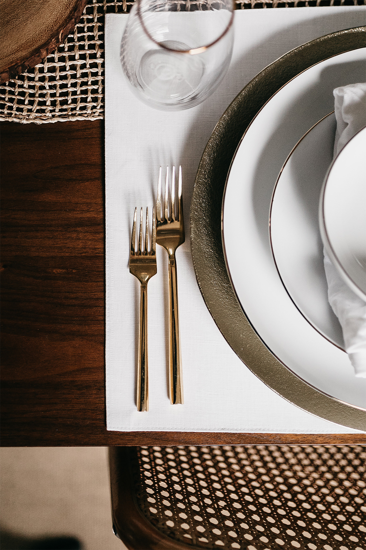 Paramètres simples de table de dîner d'or blanc de Thanksgiving Tablescape de mode Jackson