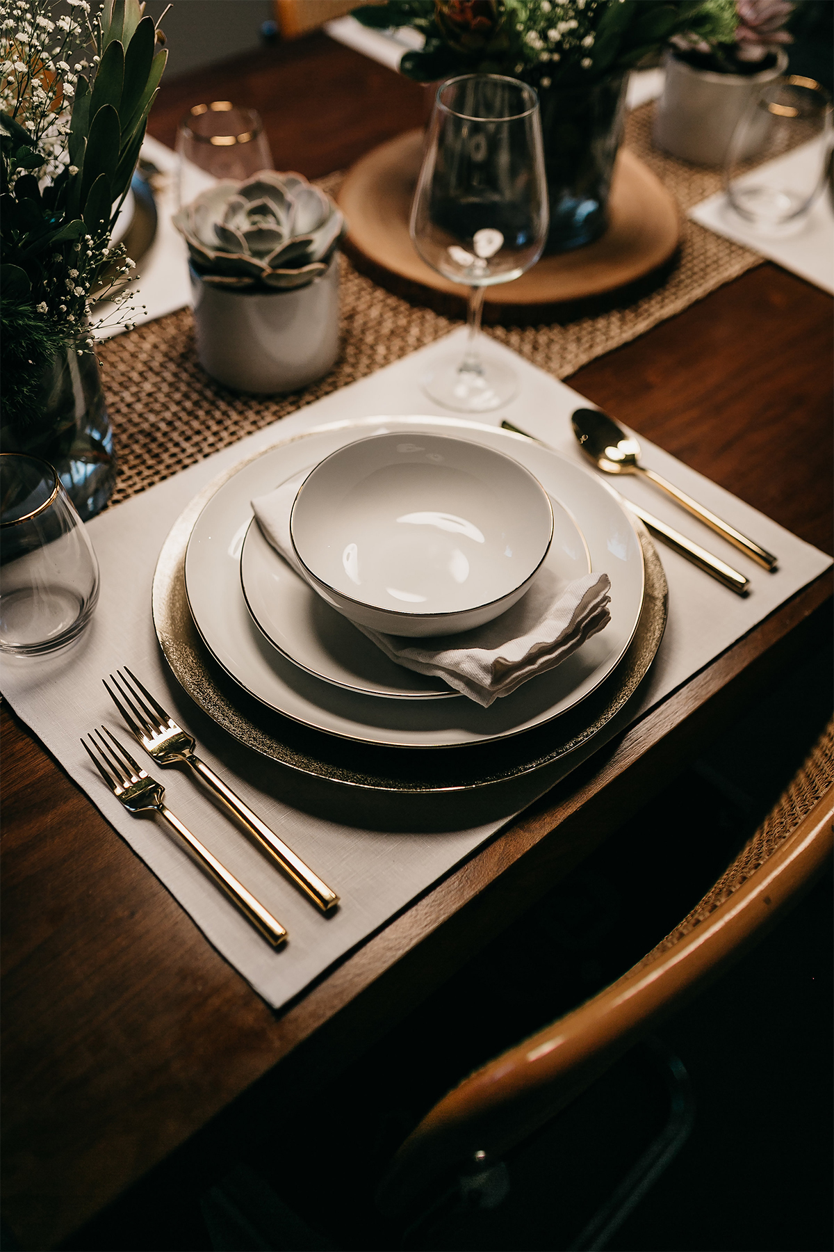 Mode Jackson simple Thanksgiving Tablescape or blanc plats table à manger réglage