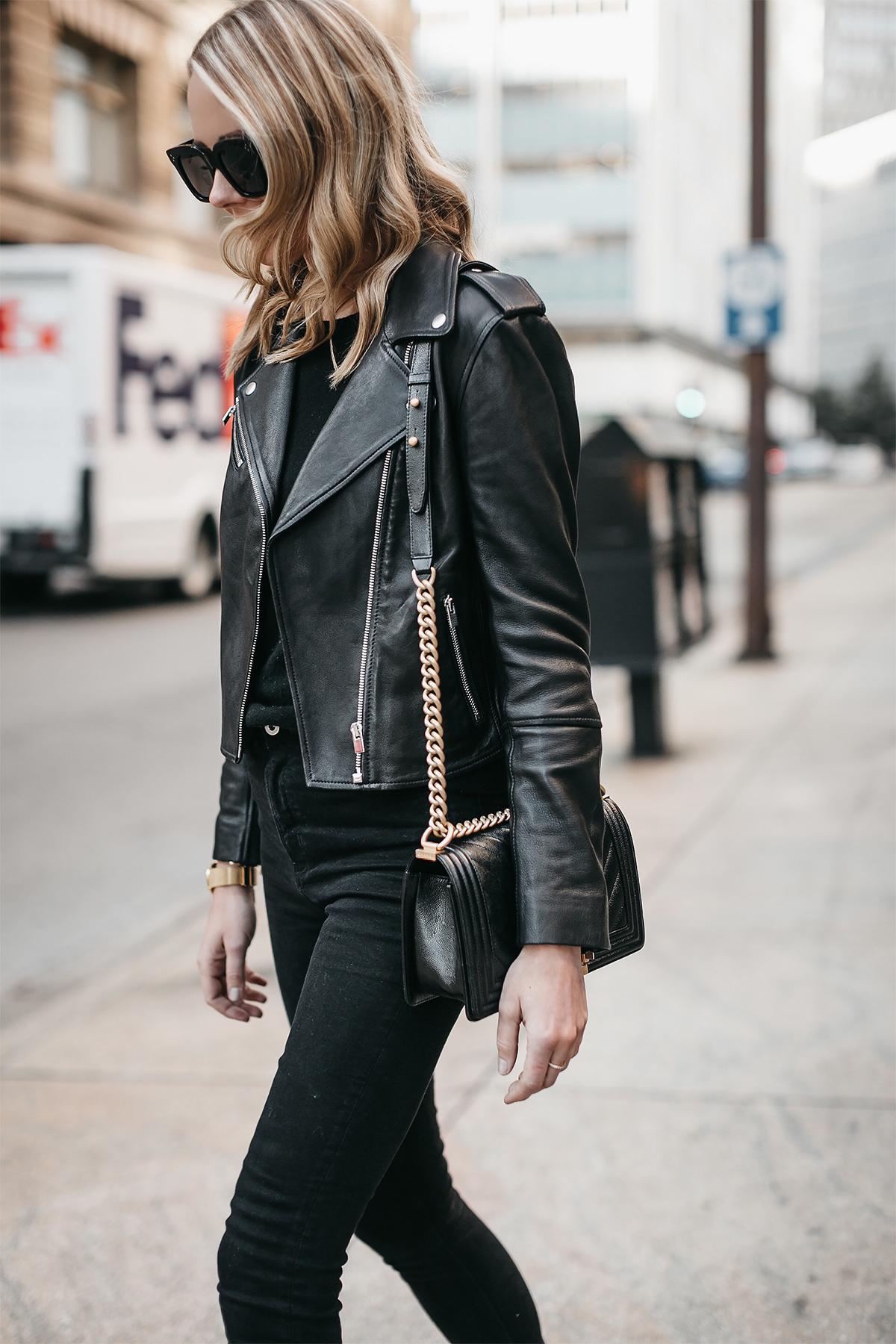 rockstar outfit ideas for ladies with black leather jacket