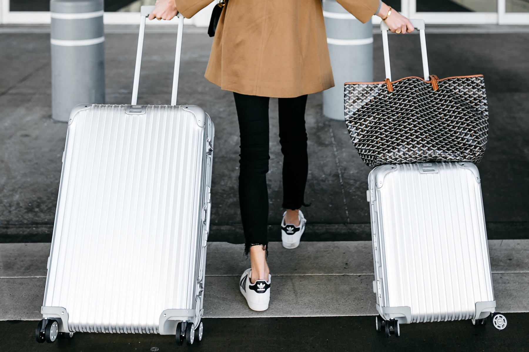 My Favorite Airport Outfits & Travel Essentials for Jetsetters - Fashion  Jackson