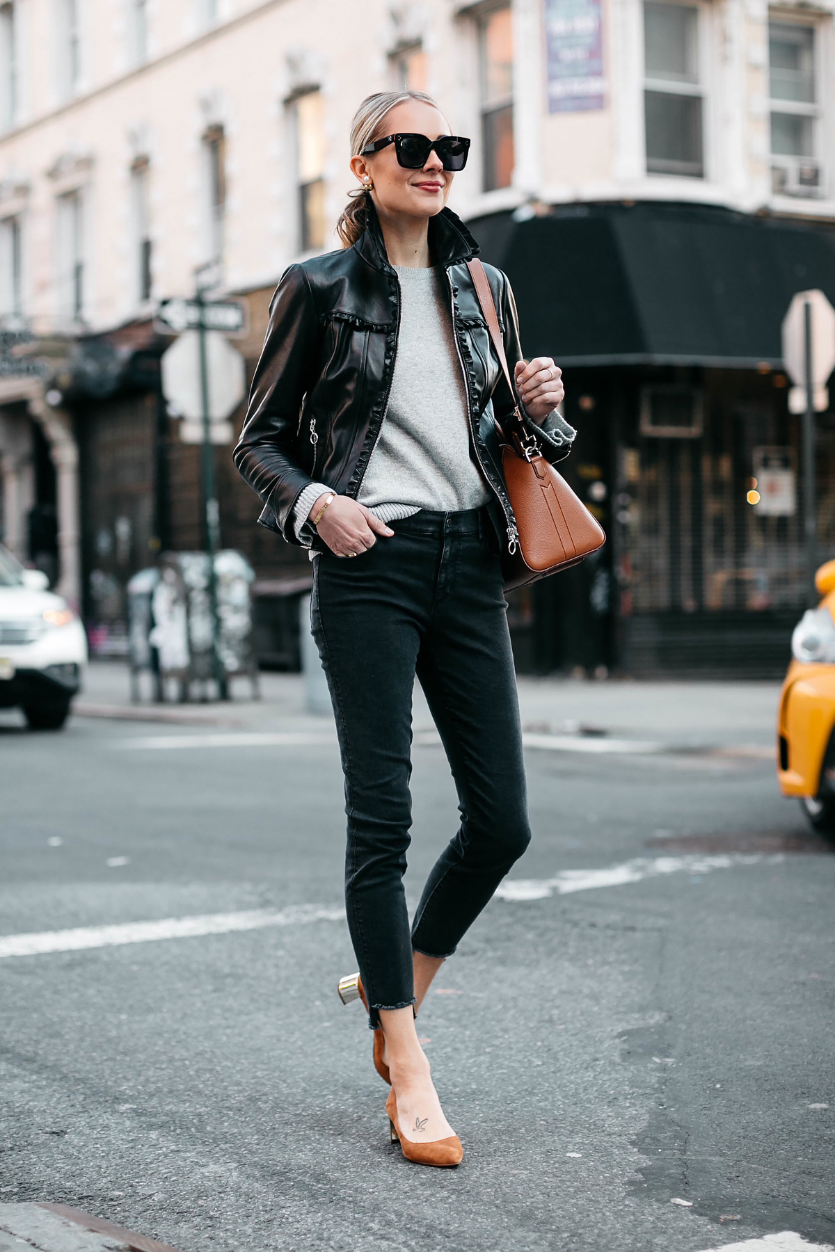 ann taylor black pumps