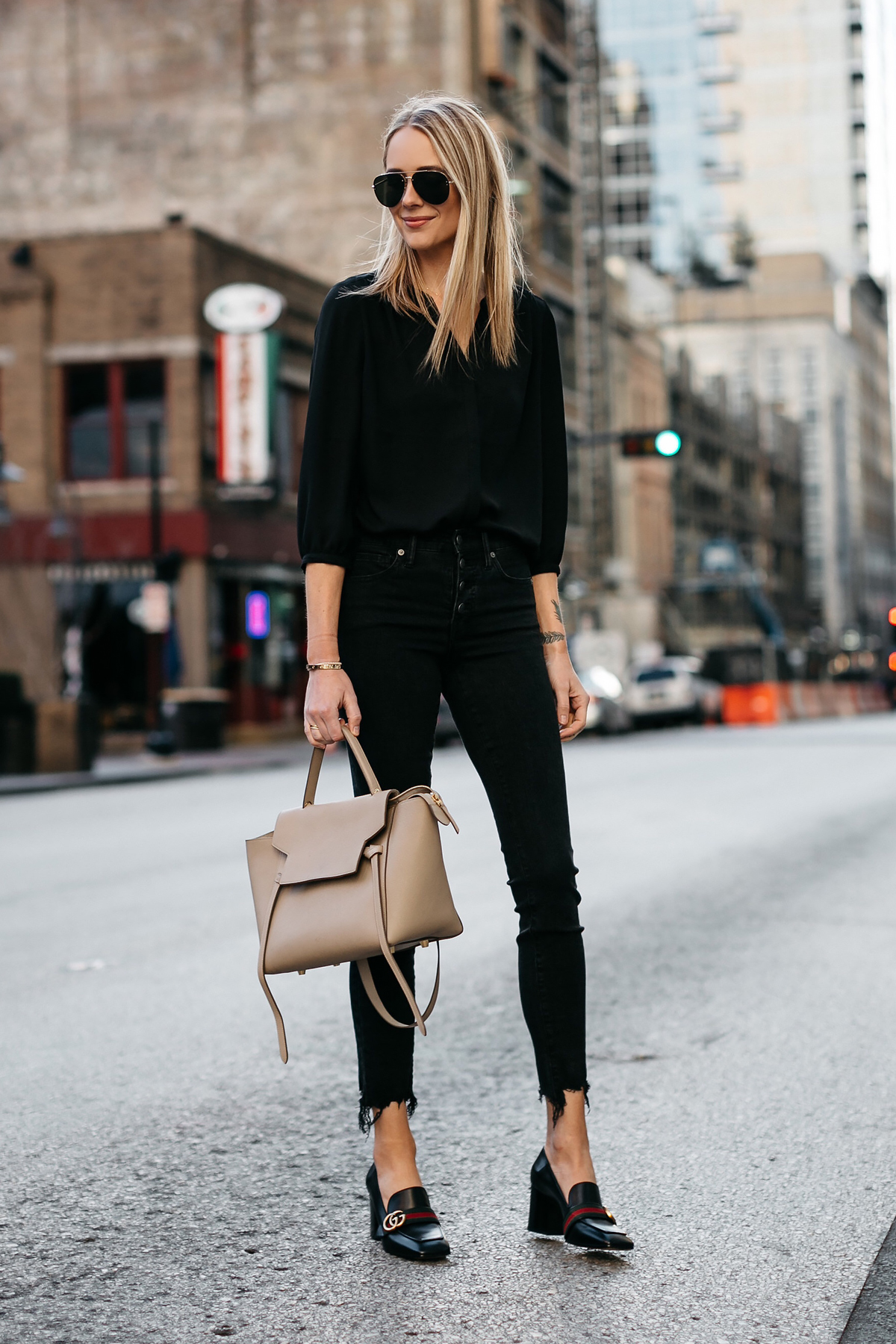 love this look jeans and block heel pumps