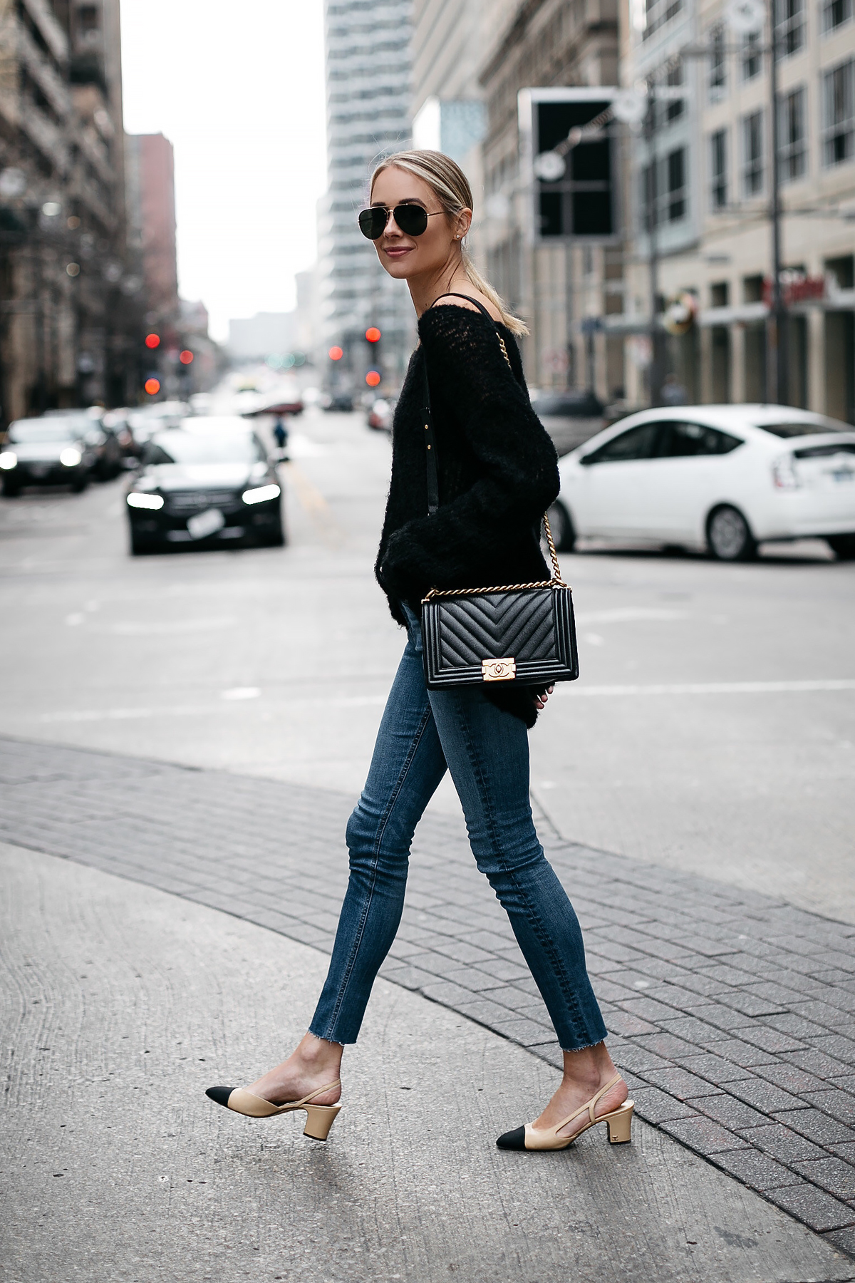 Blonde Woman Wearing rag and bone Denim Skinny Jeans Chanel Slingbacks Chanel Black Boy Bag Fashion Jackson Dallas Blogger Fashion Blogger Street Style