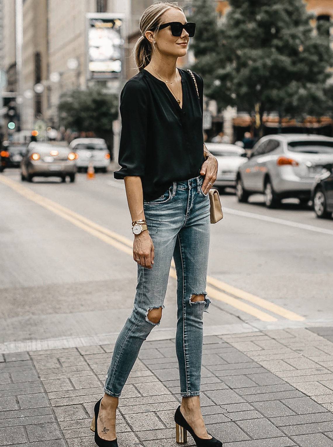 Blonde Woman Wearing Black Top Blanknyc Ripped Denim Skinny Jeans Salvatore Ferragamo Black Pumps Fashion Jackson Dallas Blogger Fashion Blogger Street Style