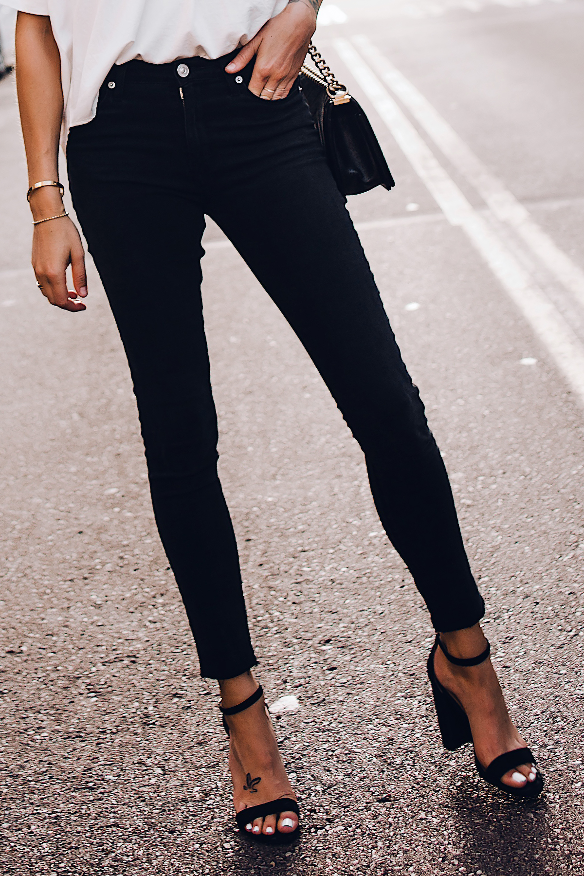 Woman Wearing Hudson Black Skinny Jeans Steve Madden Carrson Black Ankle Strap Heeled Sandals Fashion Jackson San Diego Fashion Blogger Street Style