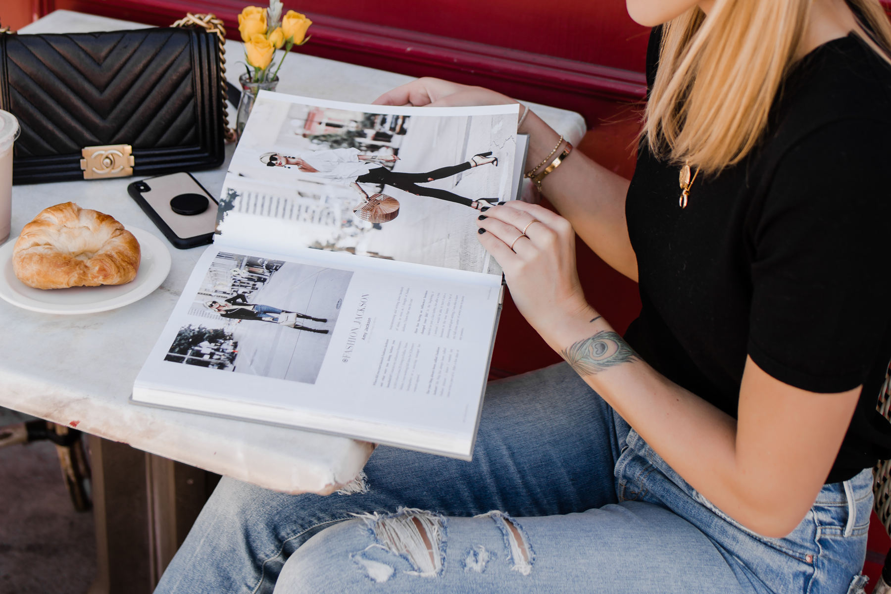 Woman Reading Liketoknowit Book Coffee Shop Fashion Jackson San Diego Fashion Blogger