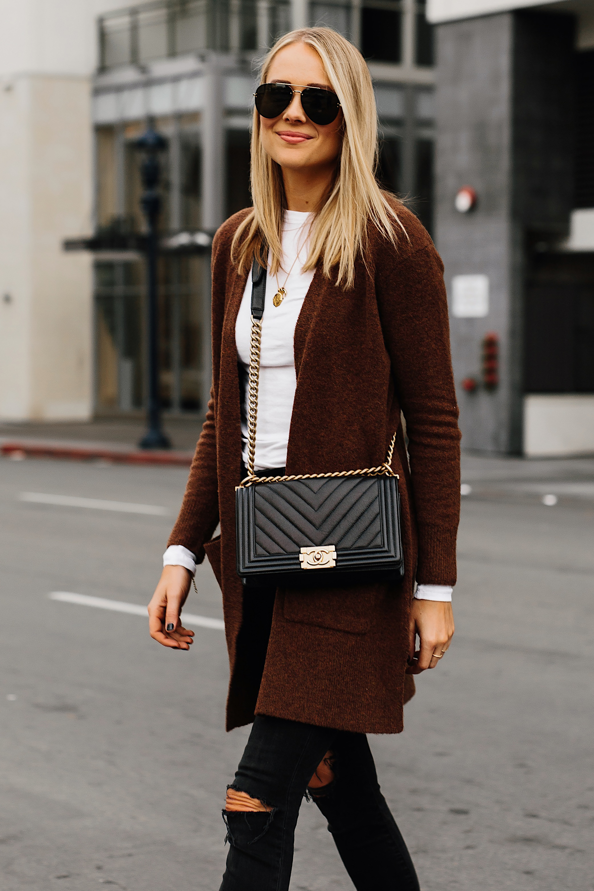 Blonde Woman Wearing Madewell Brown Long Cardigan White Top Black Ripped Skinny Jeans Chanel Black Boy Bag Aviator Sunglasses Fashion Jackson San Diego Fashion Blogger Street Style