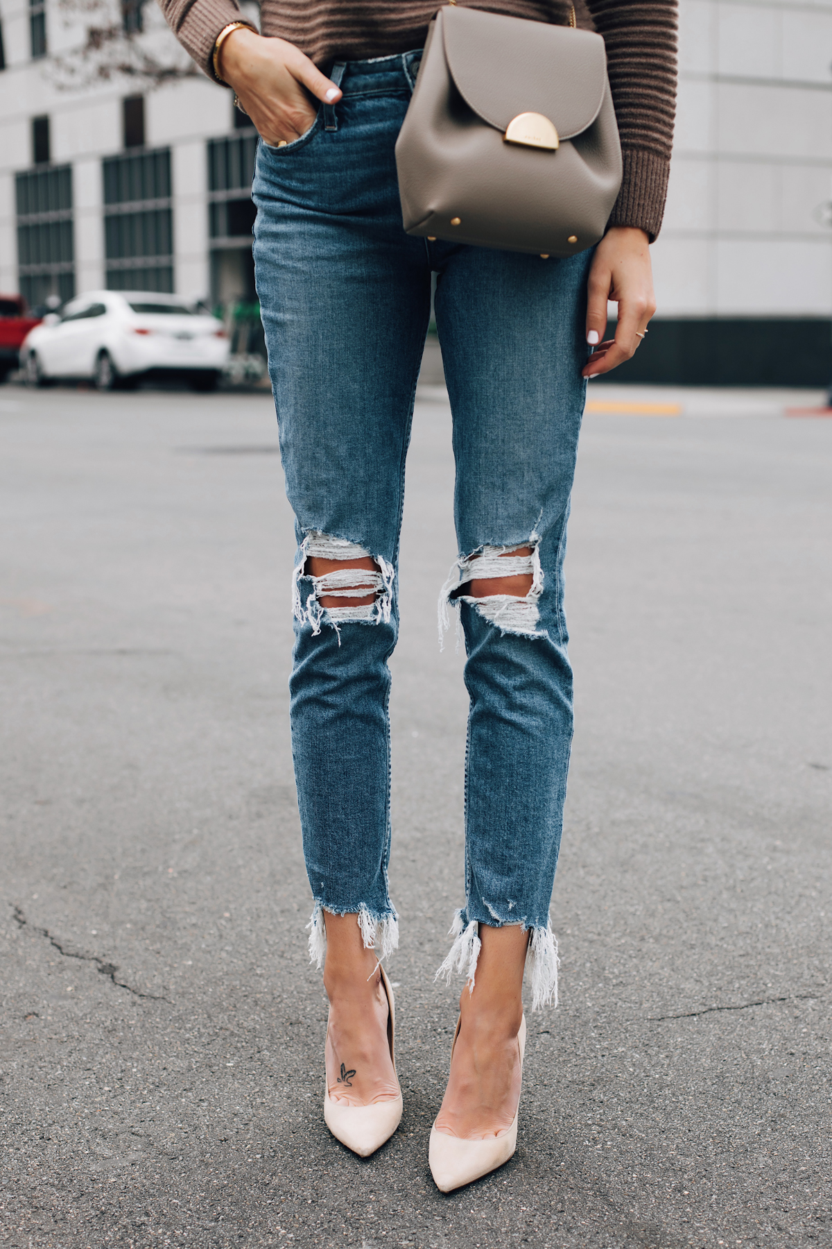 Woman Wearing Paige Ripped Skinny Jeans Nude Pumps Polene Grey Handbag Fashion Jackson San Diego Fashion Blogger Street Style