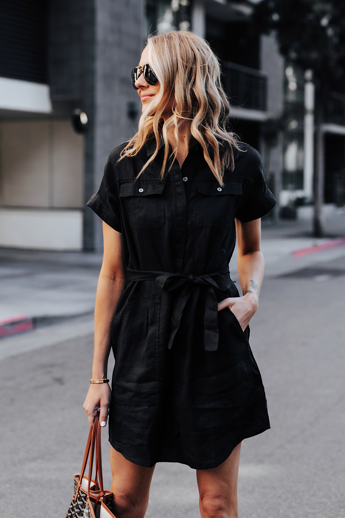 Blonde Woman Wearing Black Short Sleeve Shirt Dress Fashion Jackson San Diego Fashion Blogger Street Style