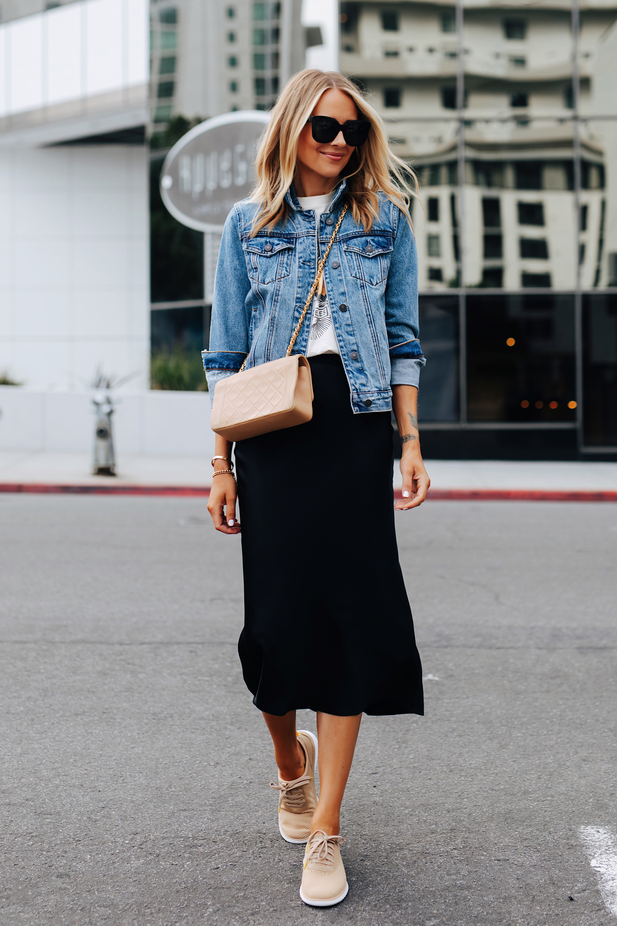 sneakers skirt outfit