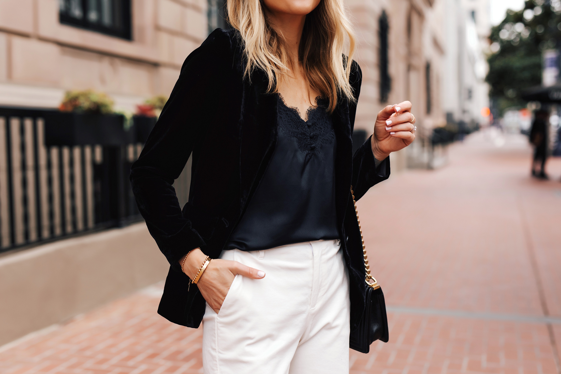 Two Ways to Wear White Pants in the Winter – Skirt The Rules