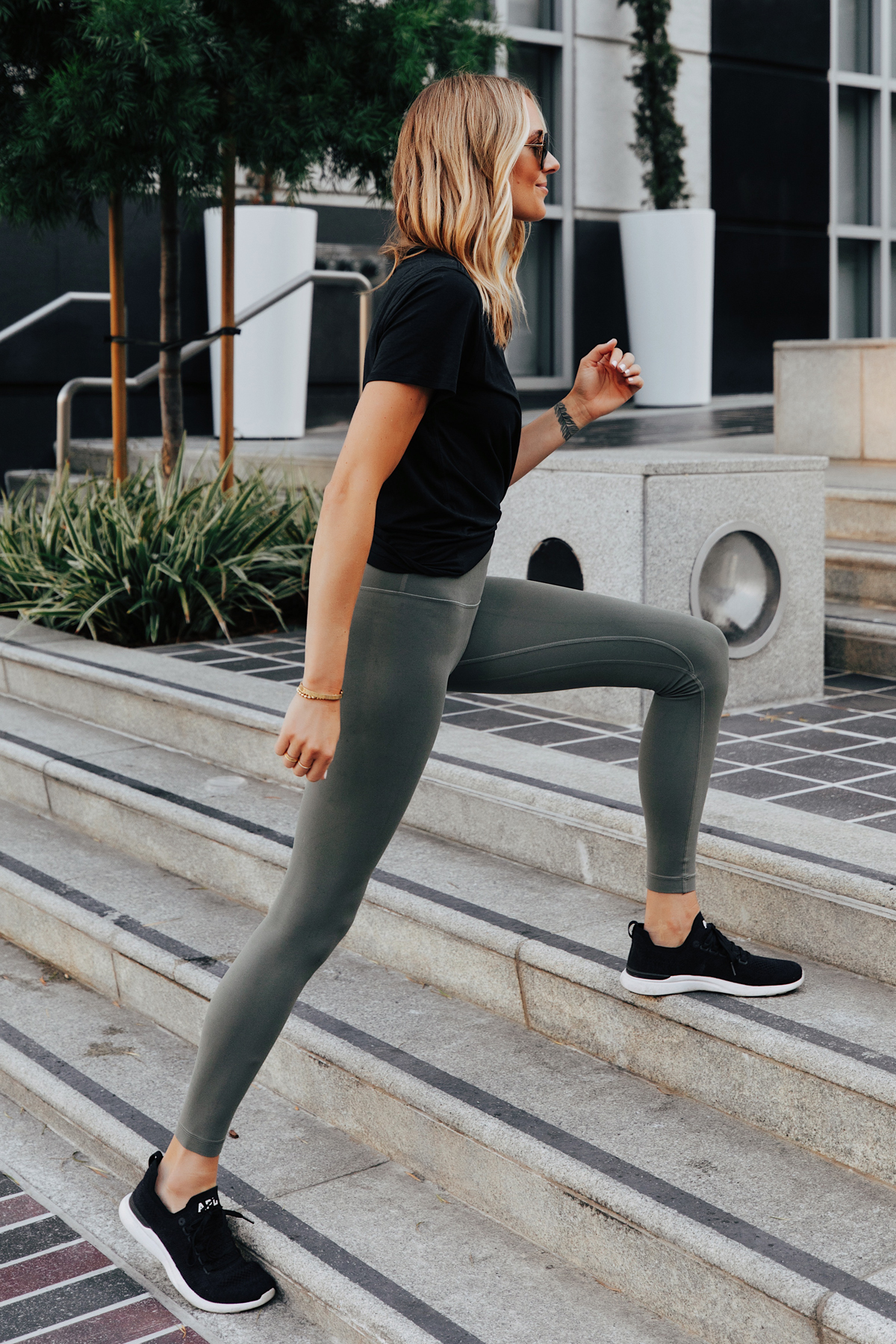 Fashion Jackson Wearing lululemon Align Black Leggings Black