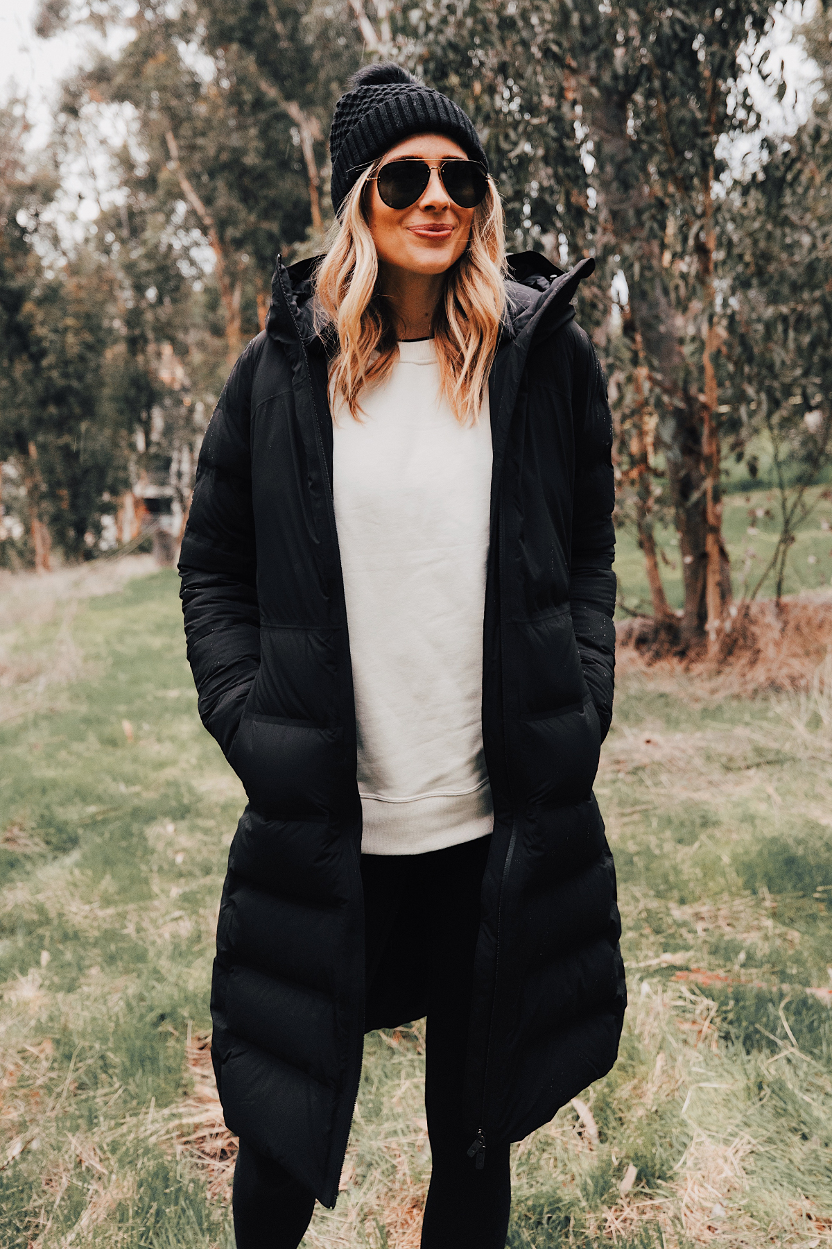 Stylish Outdoor Look: Fashion Jackson in Black Sleet Street Long