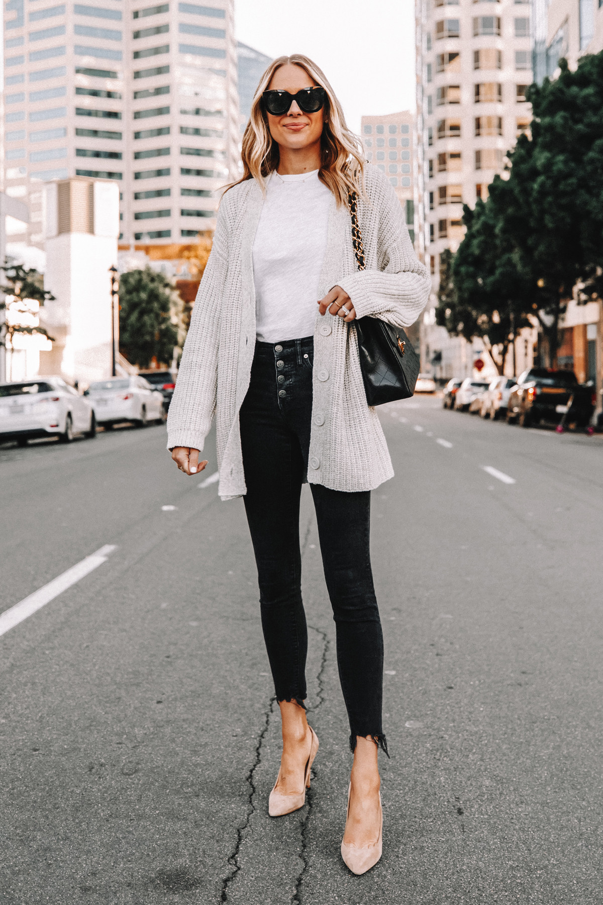 Styling a Chunky Cardigan With My Favorite White T-Shirt, Jeans