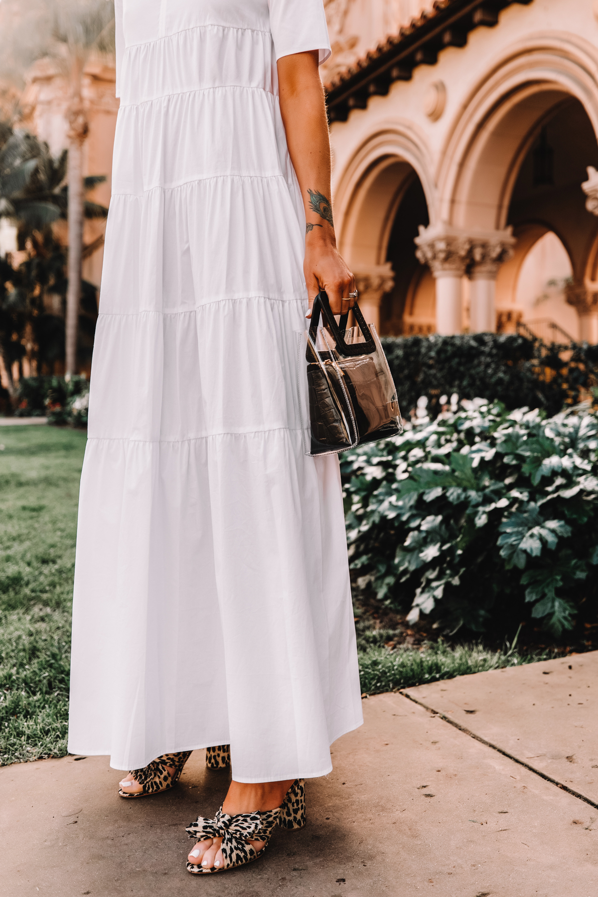 Fashion Jackson Wearing Summer White Maxi Dress Stuad Mini Shirely Bag Black Loeffler Randall Leopard Penny Knot mules outfit