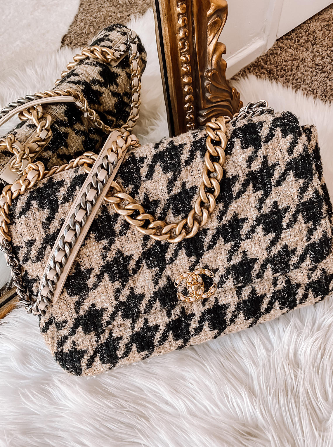 Fashion Jackson Chanel 19 Maxi Tweed Handbag