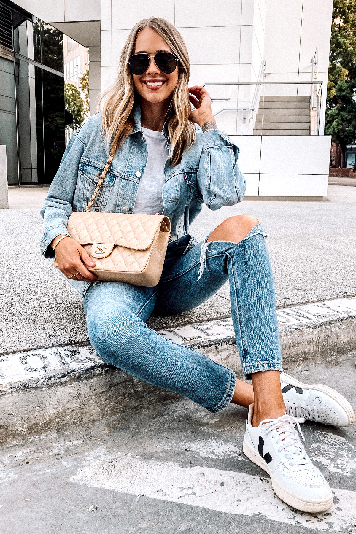 ripped jeans with sneakers