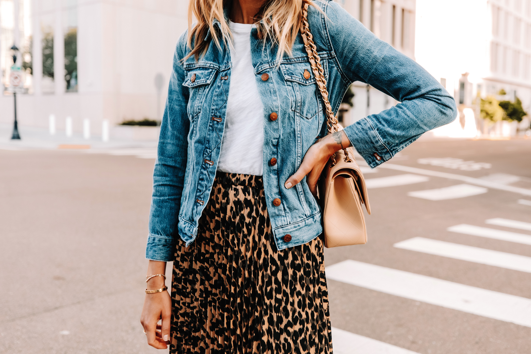 how to style a leopard skirt midi length  See Anna Jane