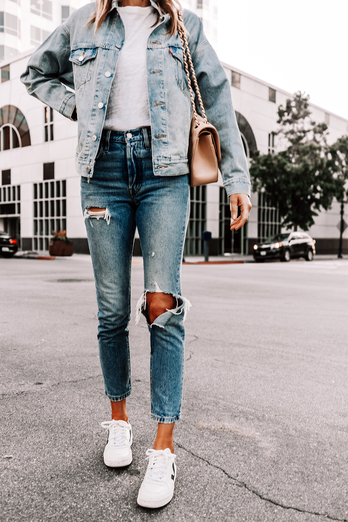 Levi best sale jean outfit