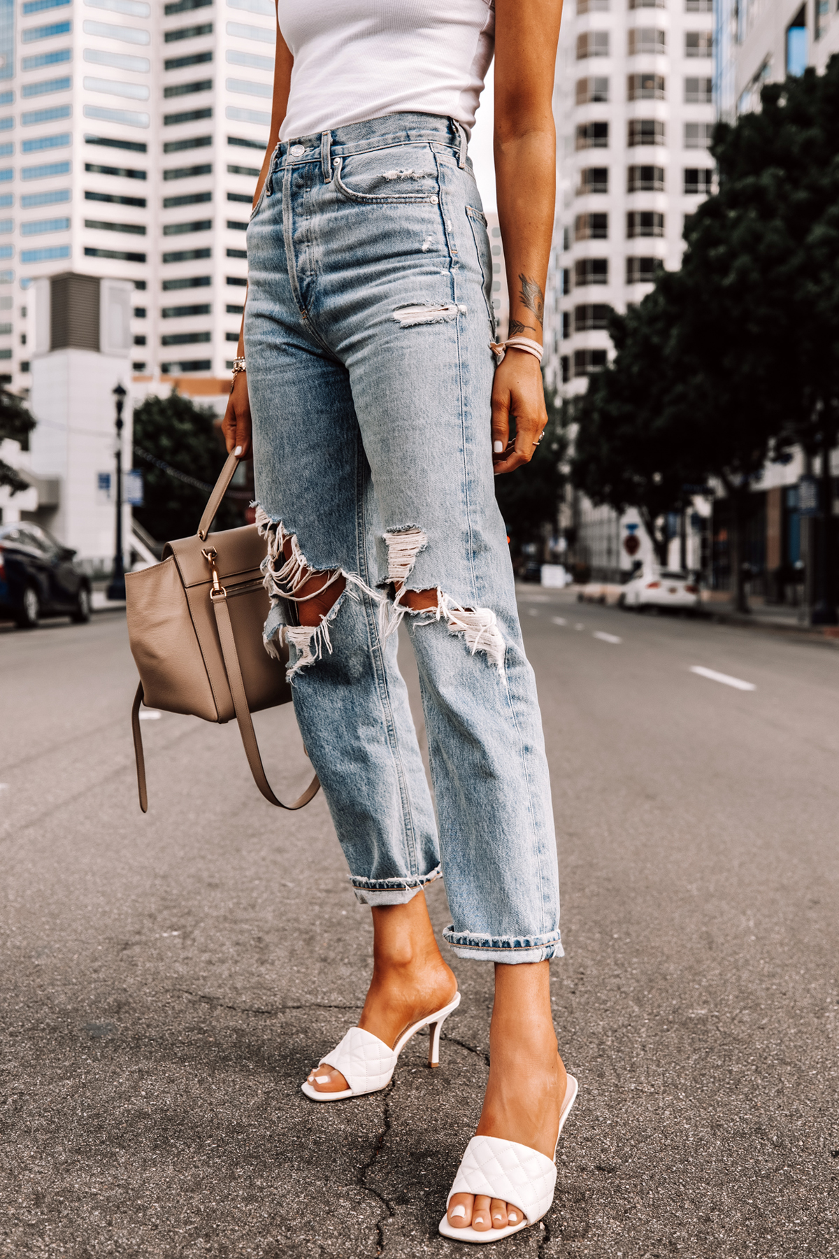 mid rise loose fit jeans