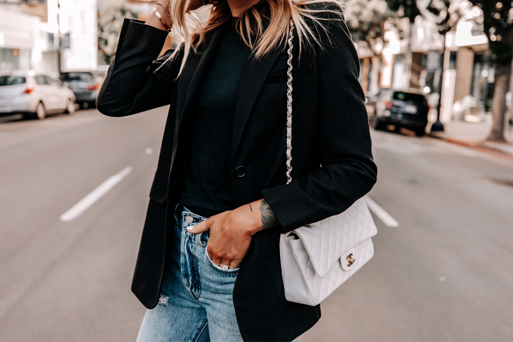 chanel flap bag street style