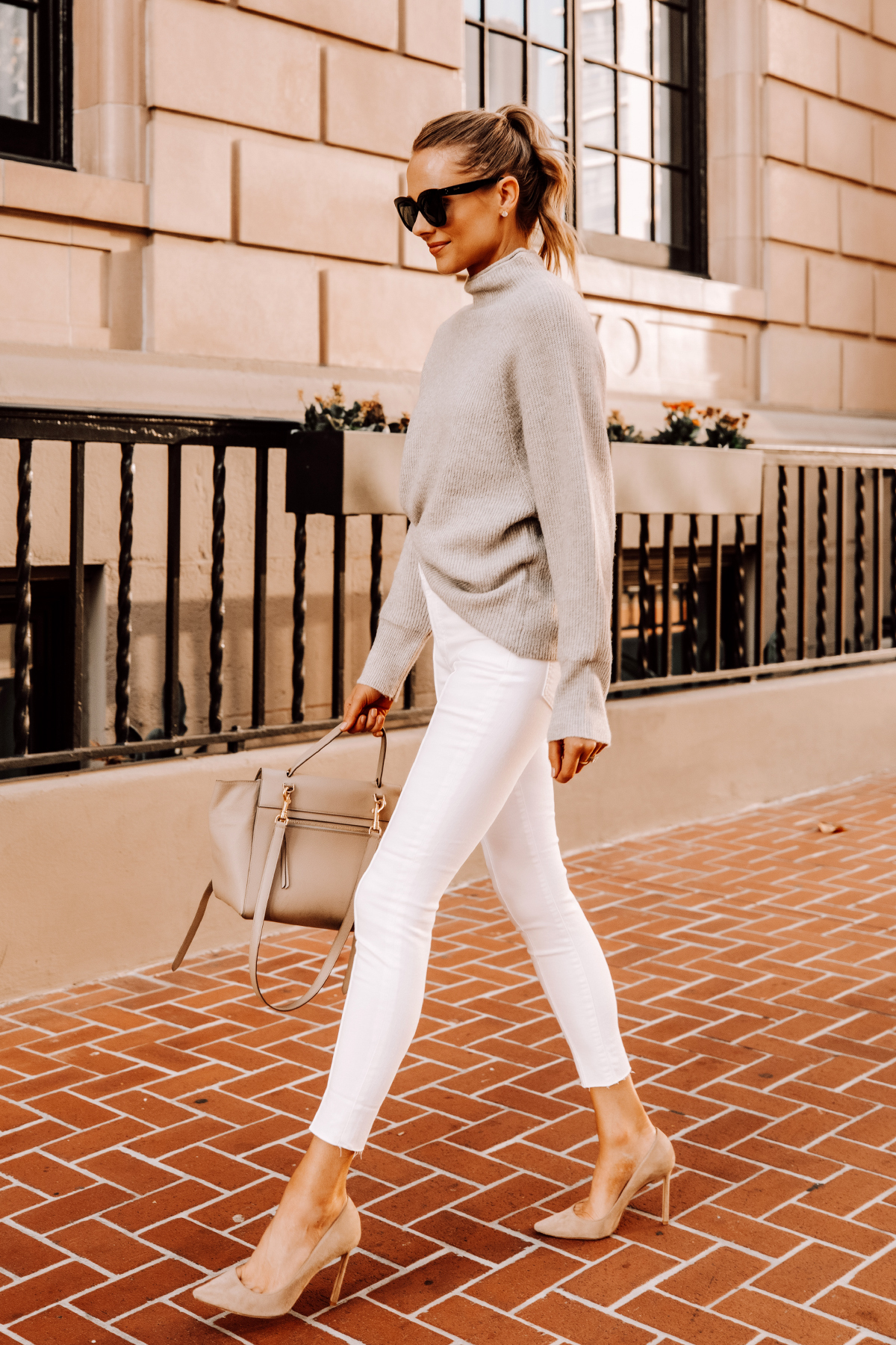 How to Wear your White Jeans in Winter