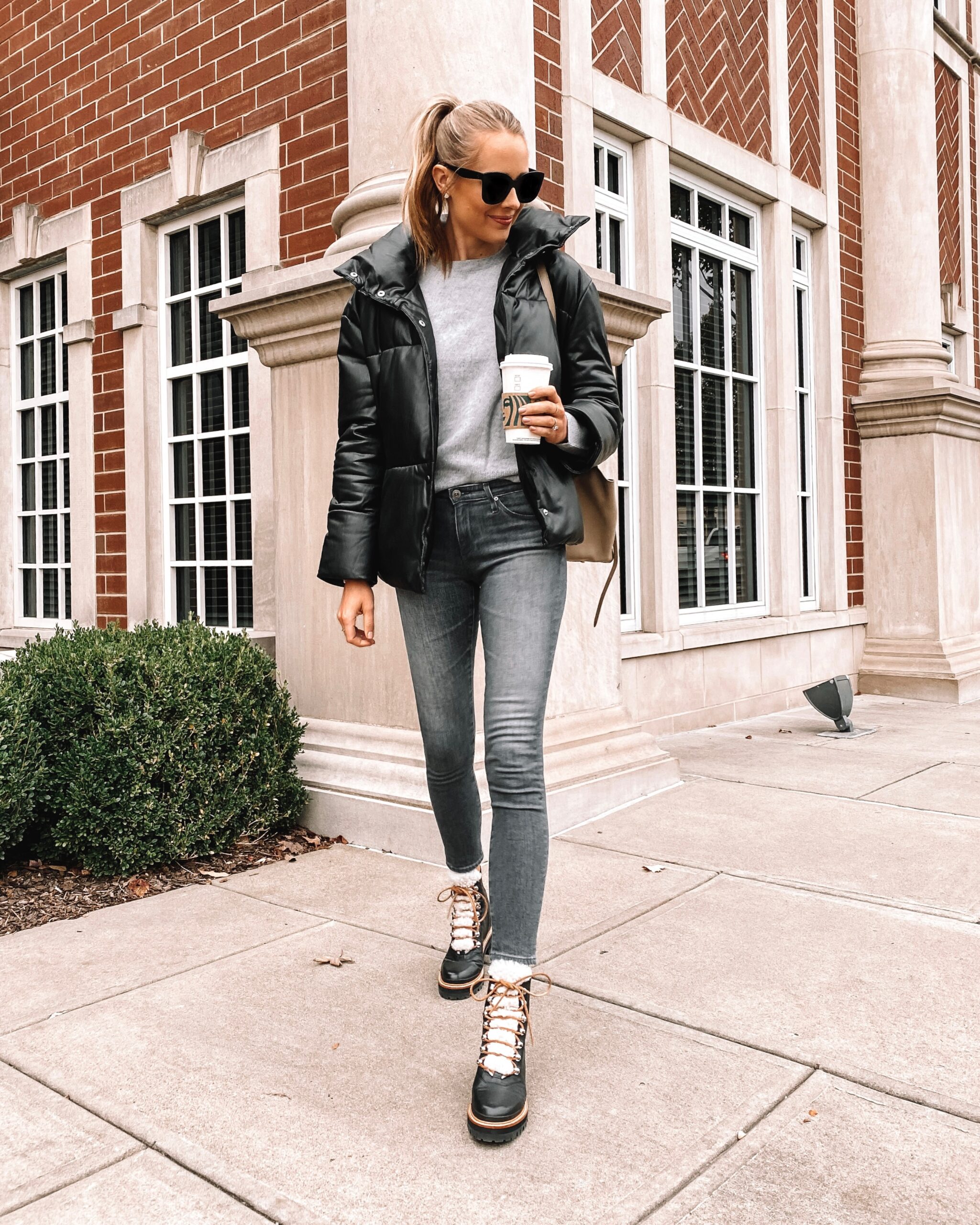 A Casual Way to Wear a Long Shacket - Fashion Jackson  Shacket outfit,  Outfits with leggings, Fashion jackson