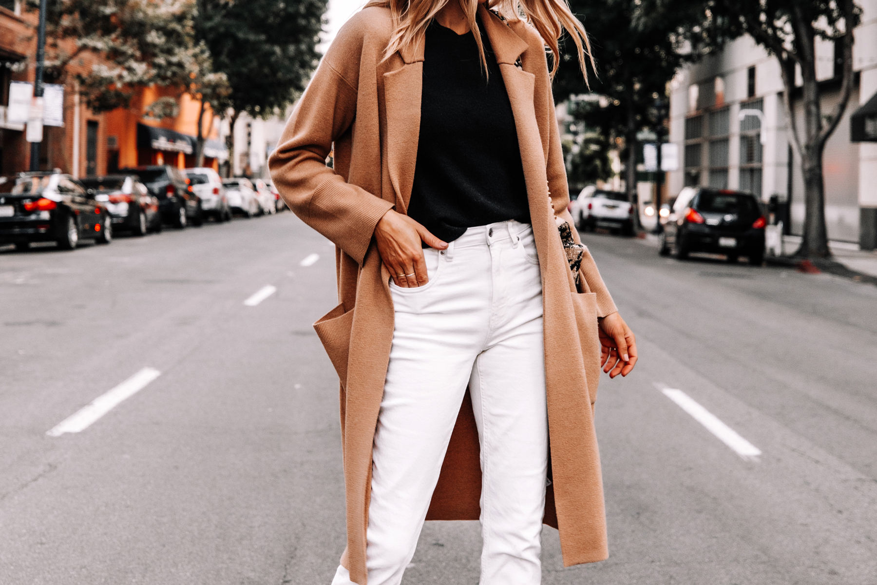 Fall fashion: brown sweater and white jeans