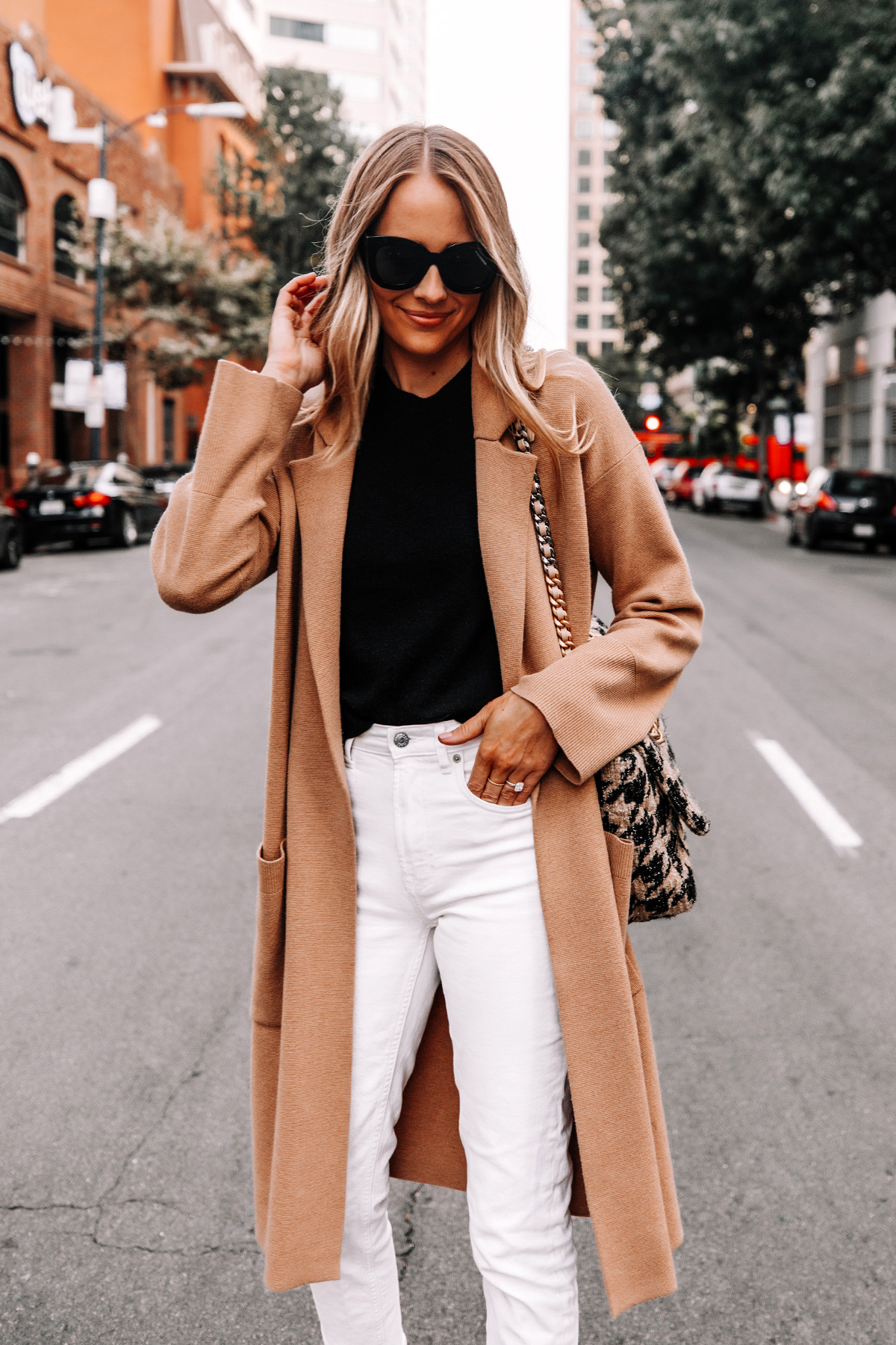 Fall white best sale jeans outfit