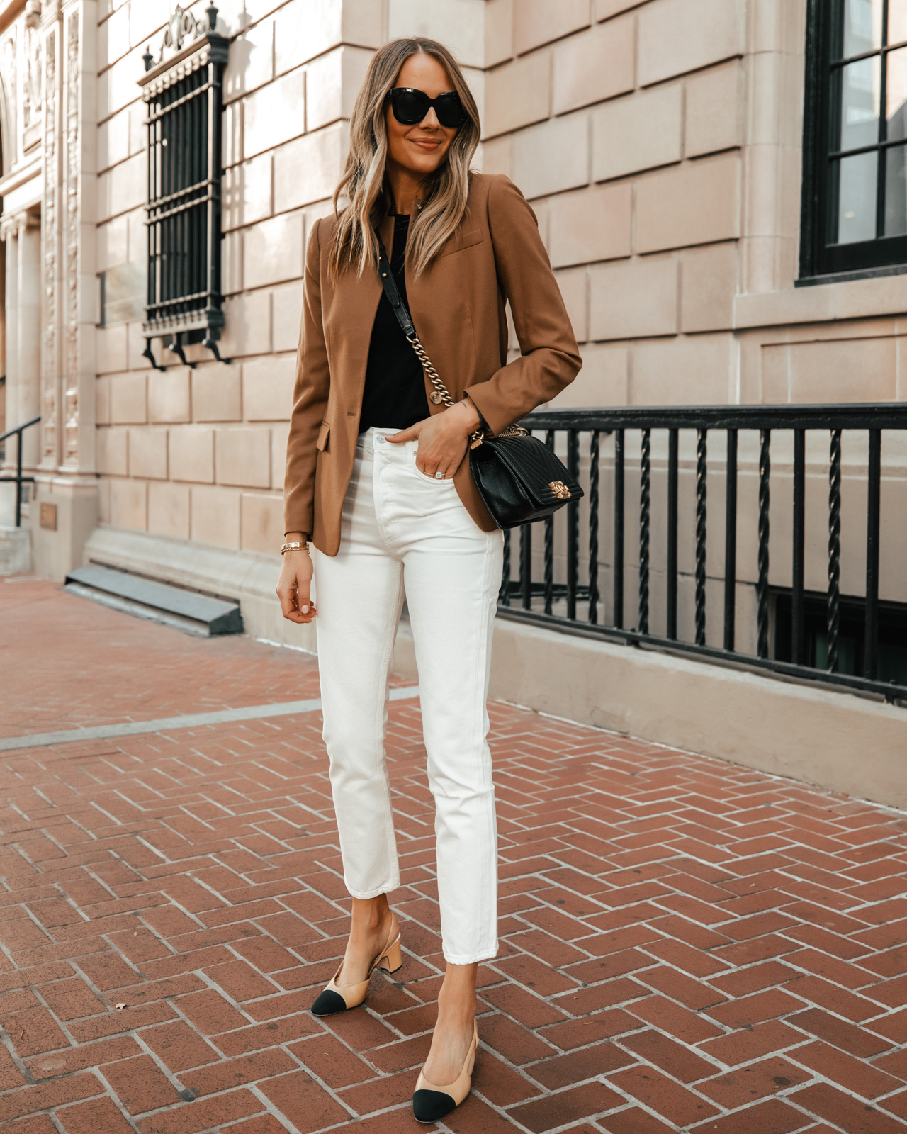 10 Classy Tan Blazer Outfits - the gray details