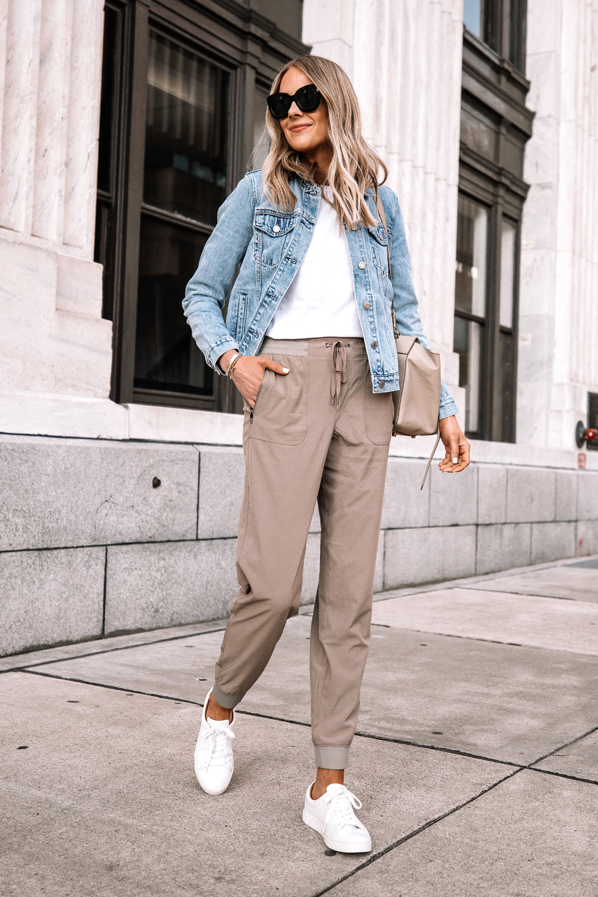 joggers and sneakers outfit