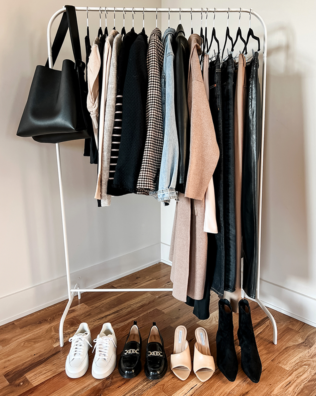 Liz  minimal outfits & workwear inspo on Instagram: All the